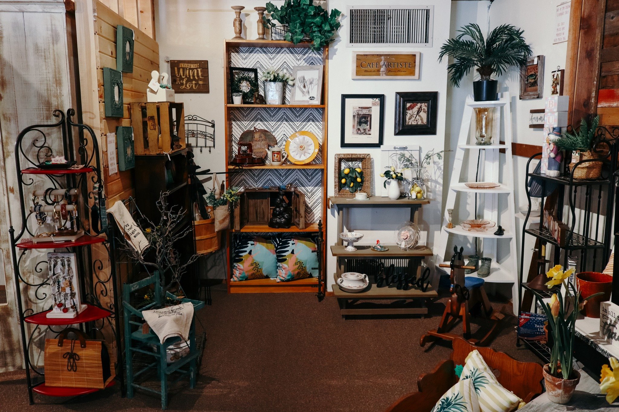 WE HAVE A WIDE SELECTION OF HOME DECOR!

Our charming 8,000 square foot space offers over 90+ small shops specializing in home d&eacute;cor, furniture, antiques, rustic accents, and more. Snag a friend and visit us! We open today at 10AM.

www.presti