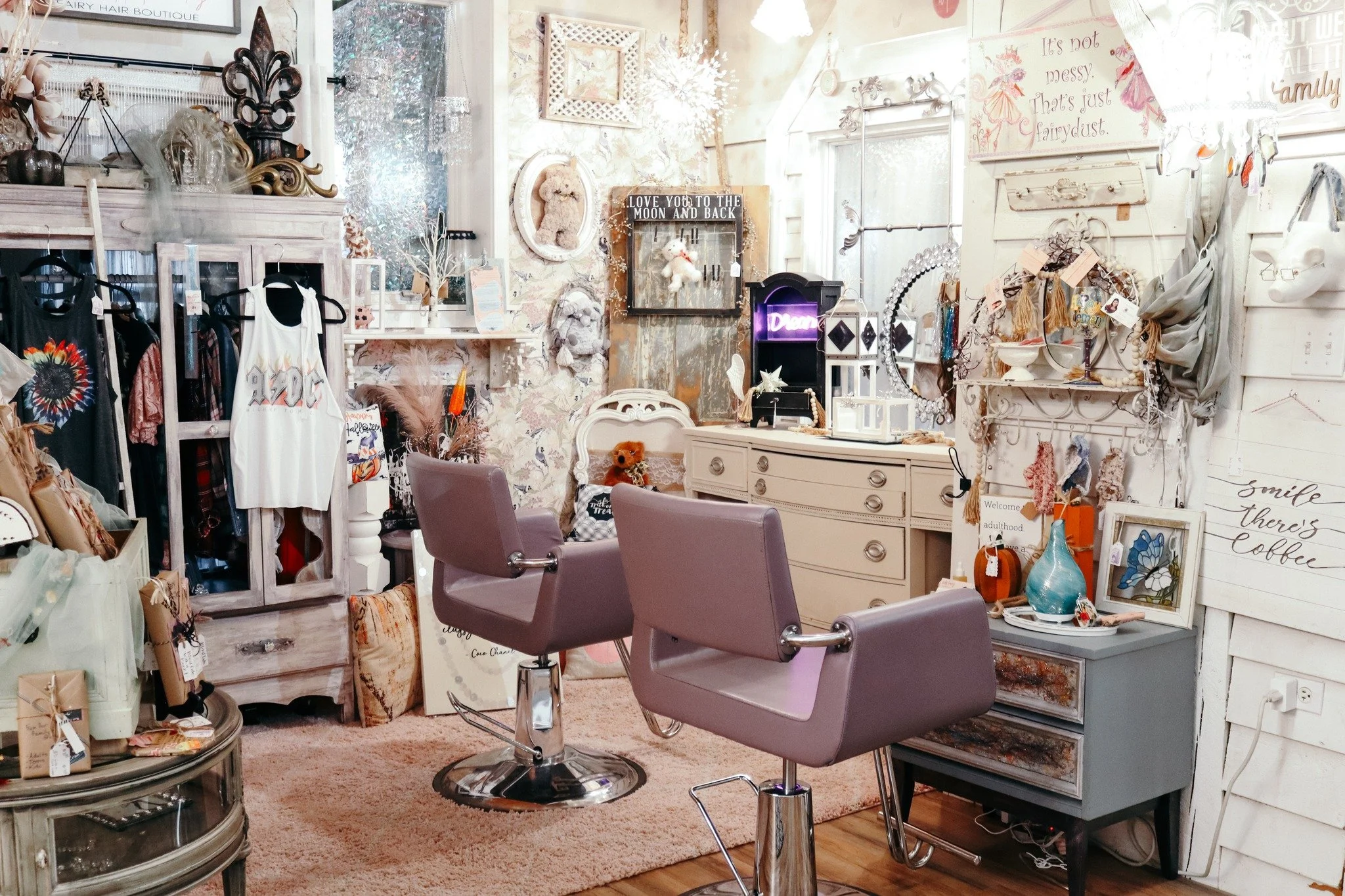 GET TOGETHER WITH YOUR FRIENDS!

Who is in need of a little girl time? Plan a shopping date with your friends at @prestigecreativemarkets! Browse home decor, furniture, jewelry, boutique clothing, fairy hair, and MORE at our rustic market. Visit our 