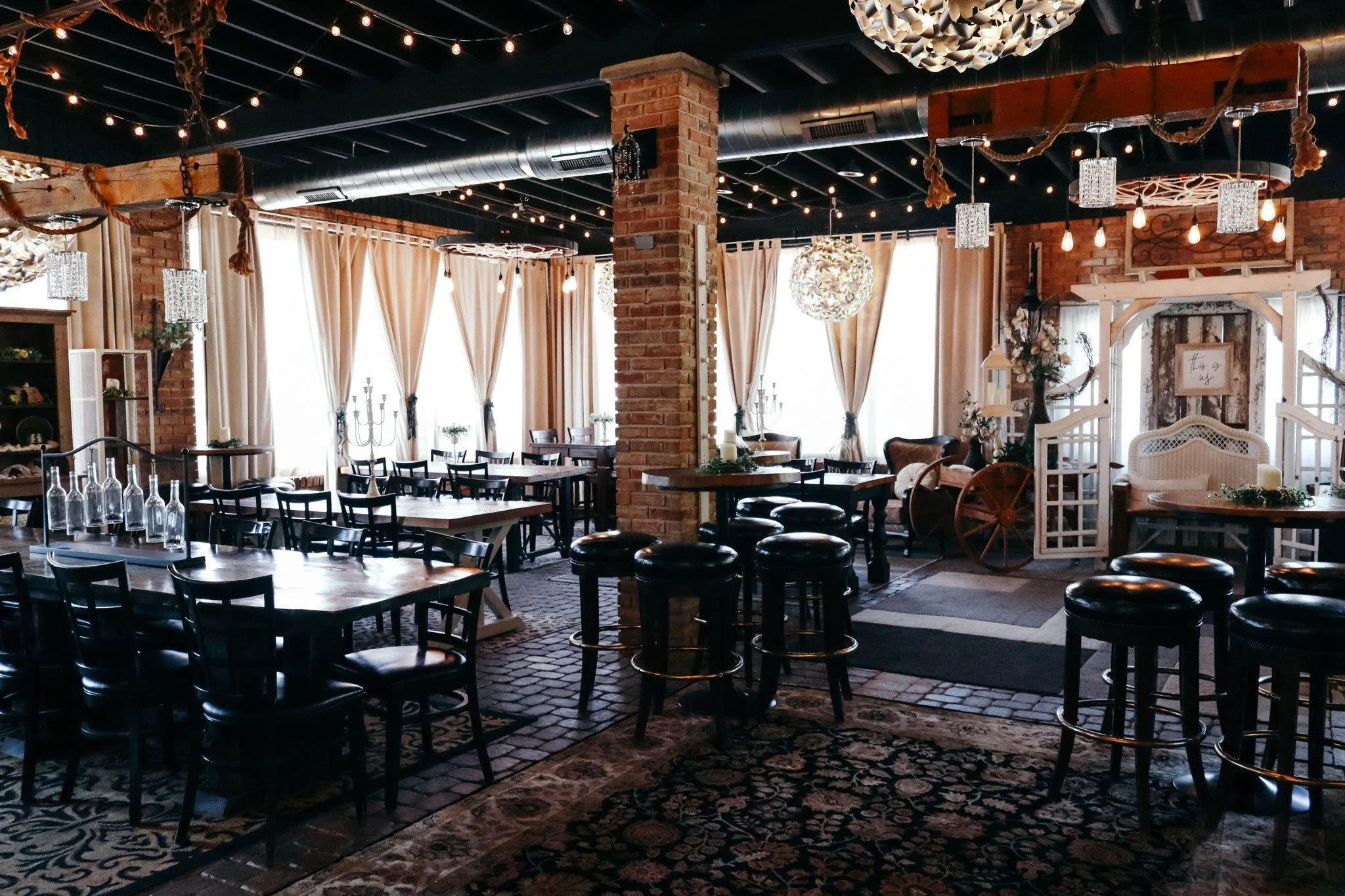 ARE YOU PLANNING YOUR WEDDING? 💍

Our unique indoor courtyard is perfect for your wedding shower or rehearsal dinner! It features rustic brick + stone, lots of natural light, and a serving area. Check out our website for additional details about the