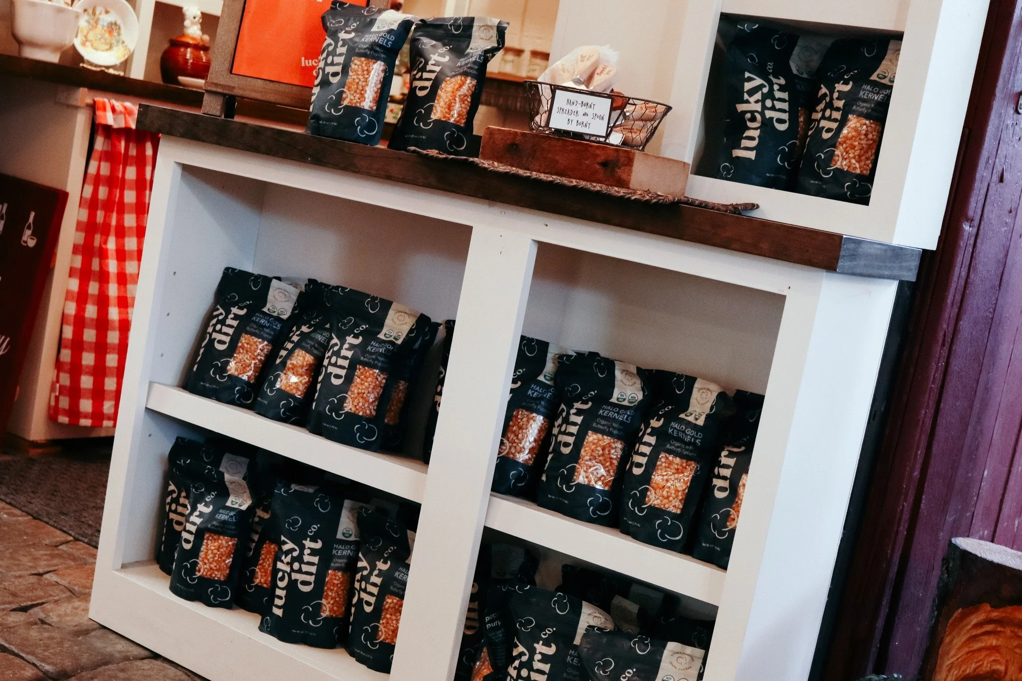 ARE YOU A POPCORN LOVER?

We have the most delicious varieties at @prestigecreativemarkets! Shop with us today from 10AM - 4PM and snag your bag - you can find your choices in our Country Biscuit General Store on the main level!

www.prestigecreative