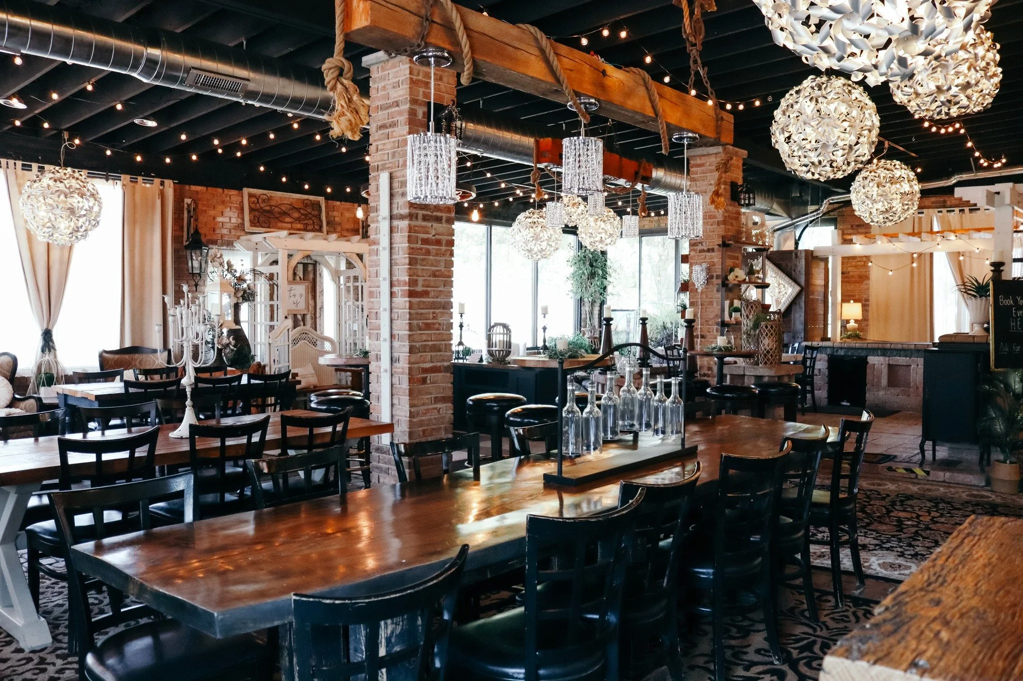 ARE YOU PLANNING A BABY SHOWER? 🍼

Our unique indoor courtyard is perfect for celebrating a mom-to-be! It features rustic brick + stone, lots of natural light, and a serving area. Check out our website for additional details about the space! Contact