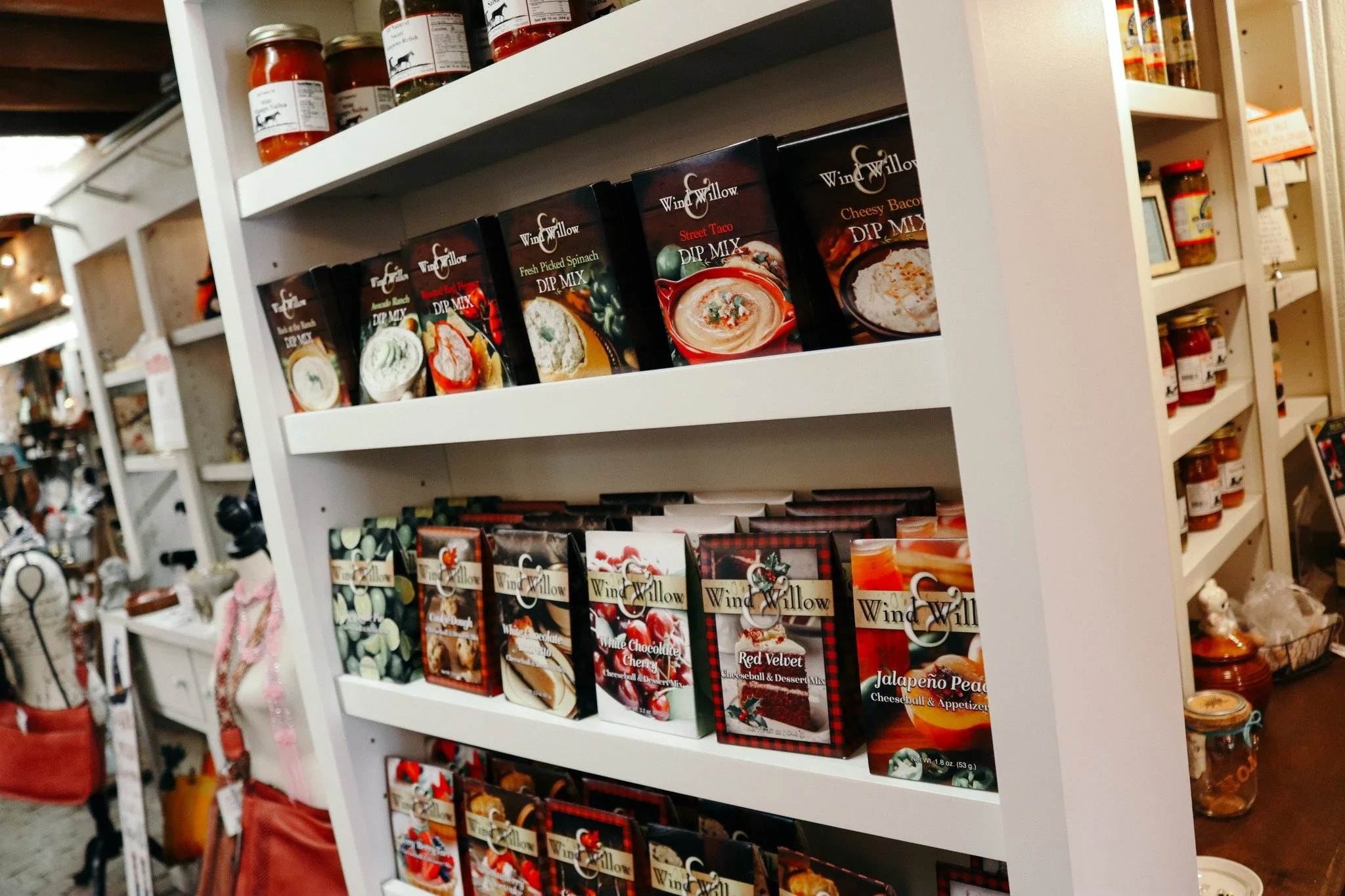 HEADING TO A HOLIDAY PARTY?

Don&rsquo;t show up empty-handed! From hand towels and wood-burned cutting boards, to gourmet dips and olive oils, we&rsquo;ve got hostess gifts that actually feel thoughtful. Join us at the barn beginning at 10AM!

www.p