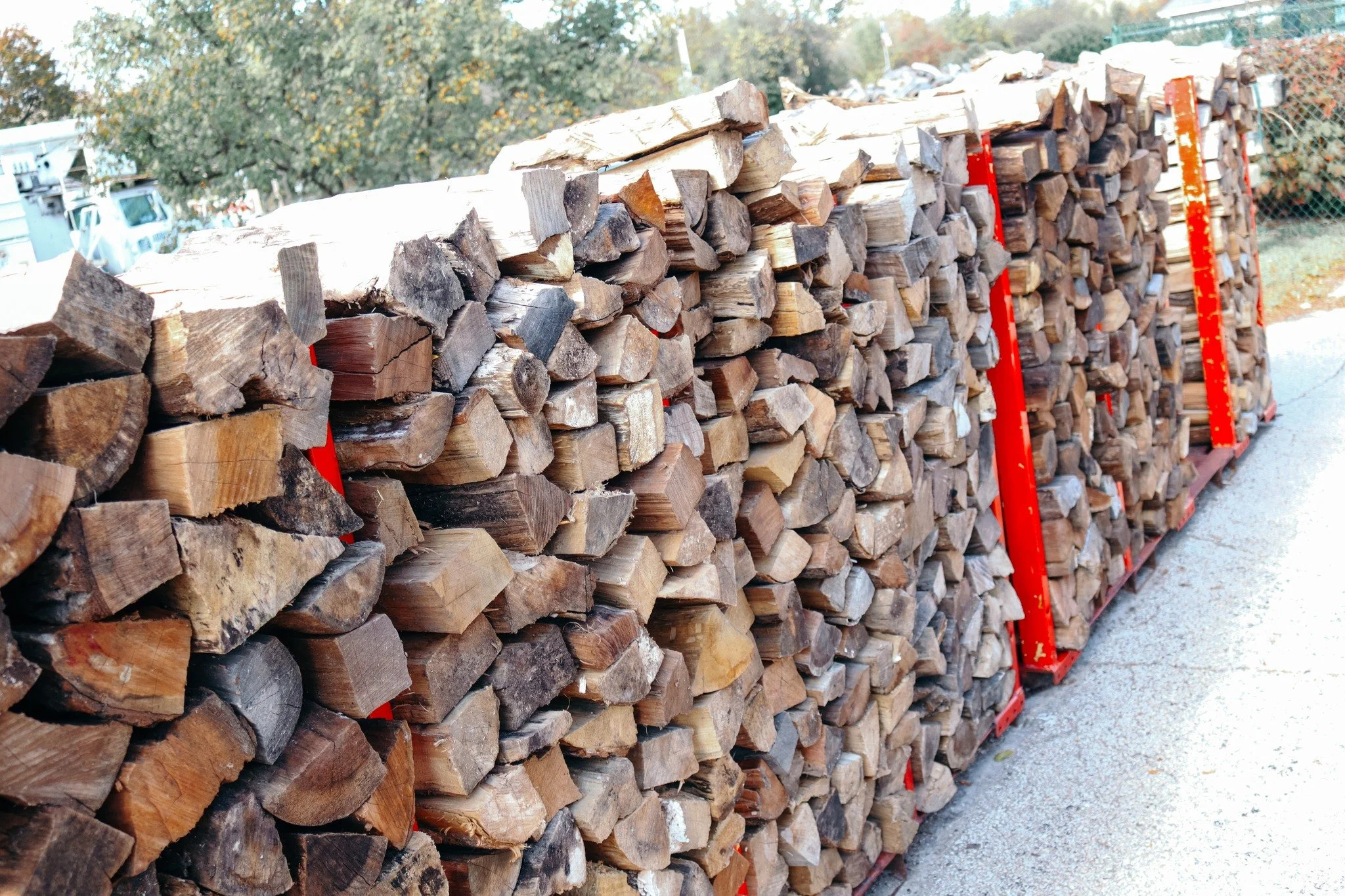 GRAB SOME FIREWOOD! 🔥

Make sure you have plenty of firewood for those chilly evenings! Mixed hardwood firewood is currently available for scheduled pickup at @prestigecreativemarkets.

Face Cord: $130 + tax
1/2 Face Cord: $80 + tax
1/4 Face Cord: $