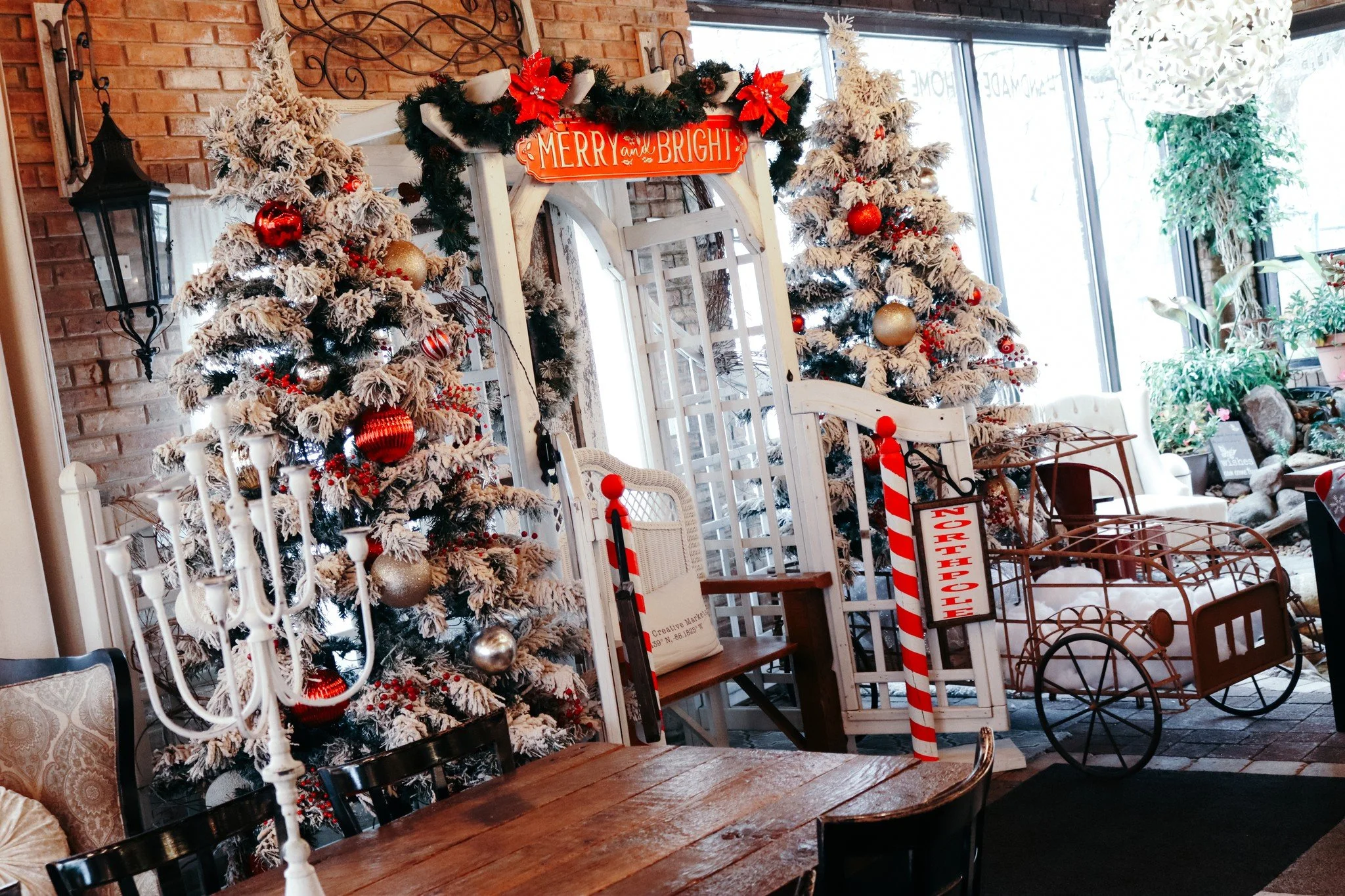 THESE SANTA TICKETS ARE STILL AVAILABLE! 🎅🏼

The following dates and ticket quantities are still available. All other sessions have been sold out. We encourage you to book your preferred date as soon as possible, and can&rsquo;t wait to share the m