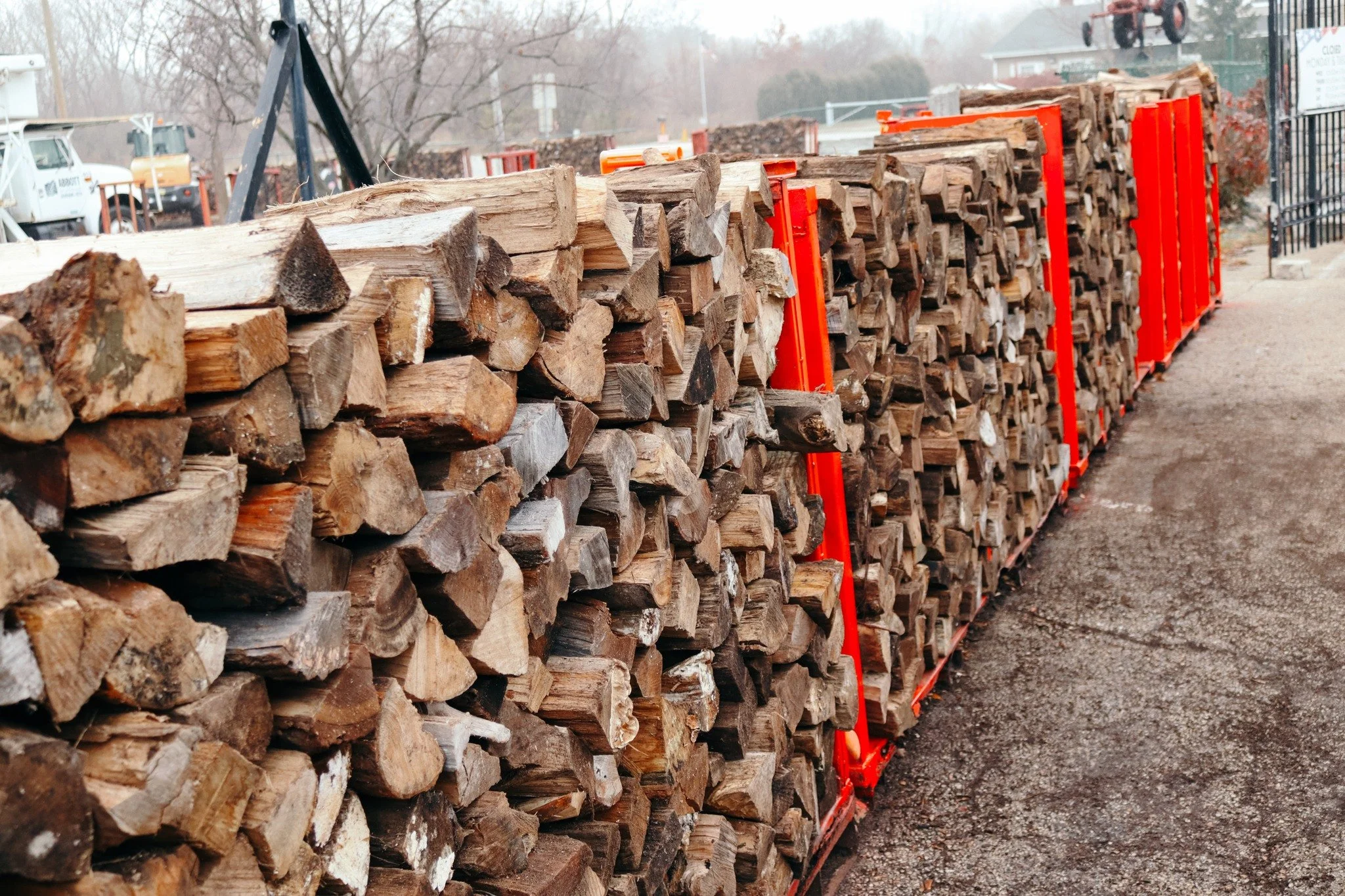 STAY TOASTY THIS HOLIDAY! 🔥

Make sure you have plenty of firewood for a cozy Christmas! Mixed hardwood firewood is currently available for scheduled pickup at @prestigecreativemarkets.

Face Cord: $130 + tax
1/2 Face Cord: $80 + tax
1/4 Face Cord: 