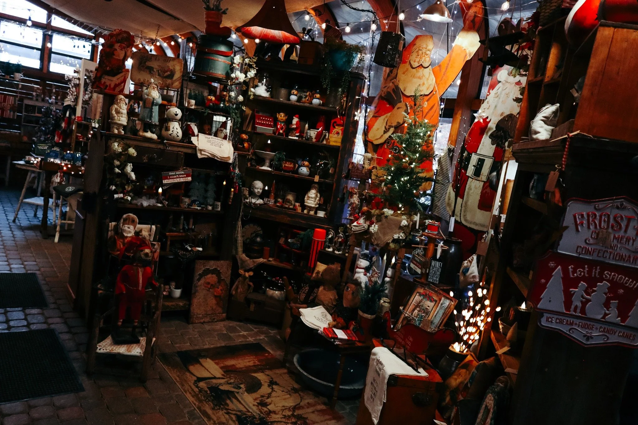 DON'T MISS THESE HAPPENINGS!

⇾ January Promotion: For every $100 you spend on products or gift certificates at the barn in January, you'll receive a $10 gift certificate to use on any purchase February 1st - 28th!

⇾ Holiday Blowout Sale: Through Su