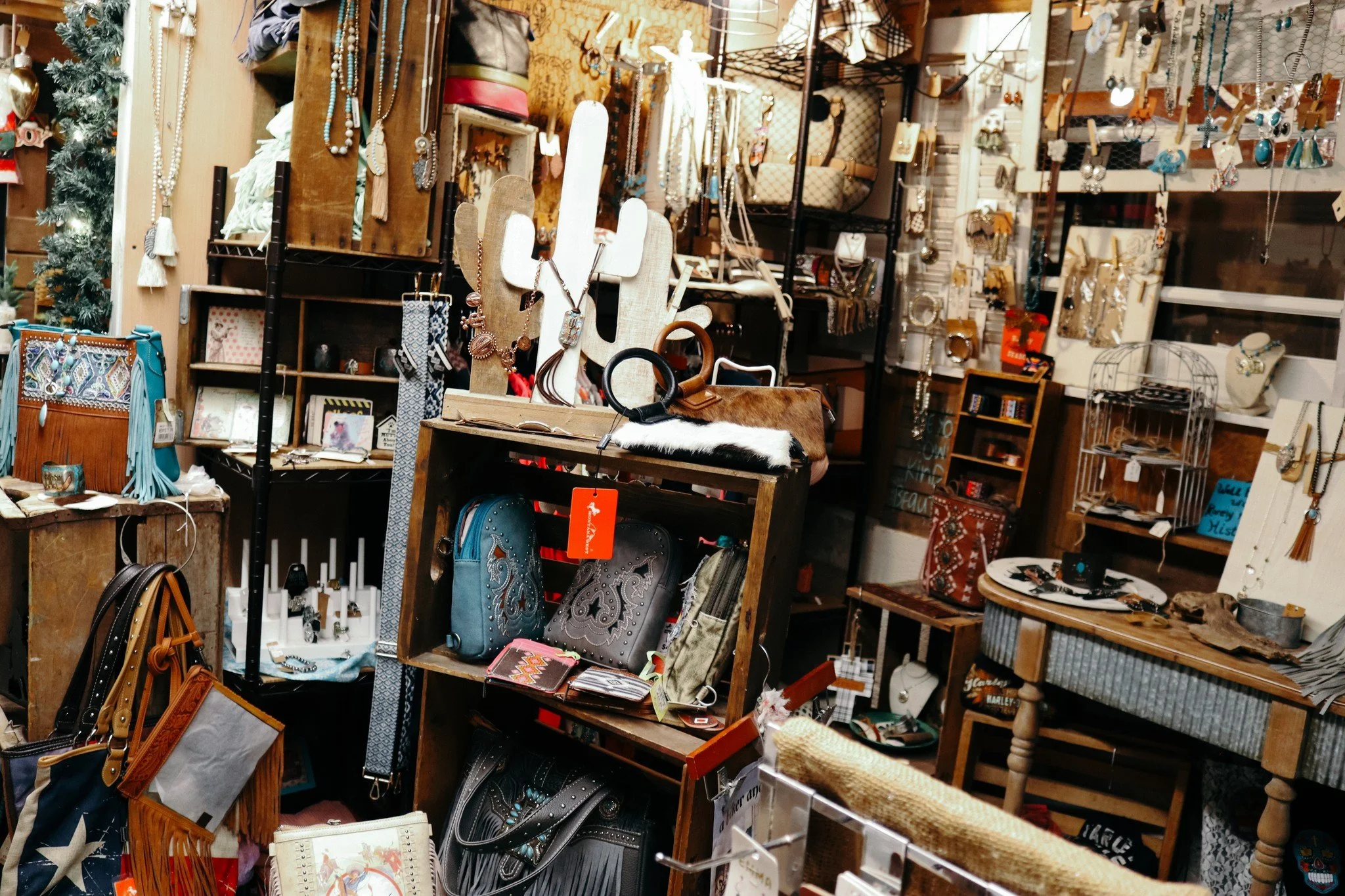 EARN $$ WHILE YOU SHOP!

For every $100 you spend on products or gift certificates at @prestigecreativemarkets in January, you'll receive a $10 gift certificate to use on any purchase February 1st - 28th! Join us every Wednesday - Sunday at our rusti