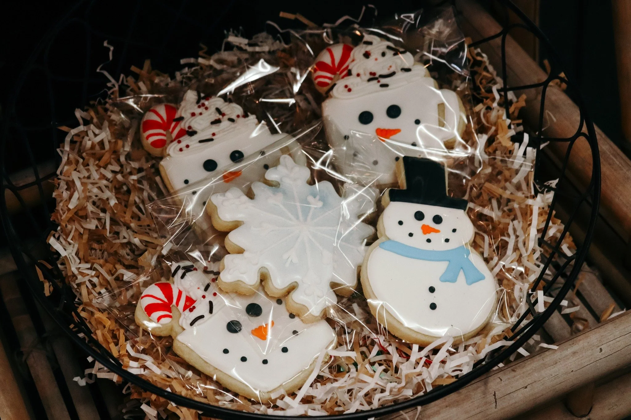 HEY SUGAR, HOW ABOUT A COOKIE?

Don't forget to snag a few winter cookies at our checkout counter! Add one to your kid's lunch as a fun treat, or gift one to celebrate a special occasion. 

And if you're attending our upcoming Ladies Night, you'll be