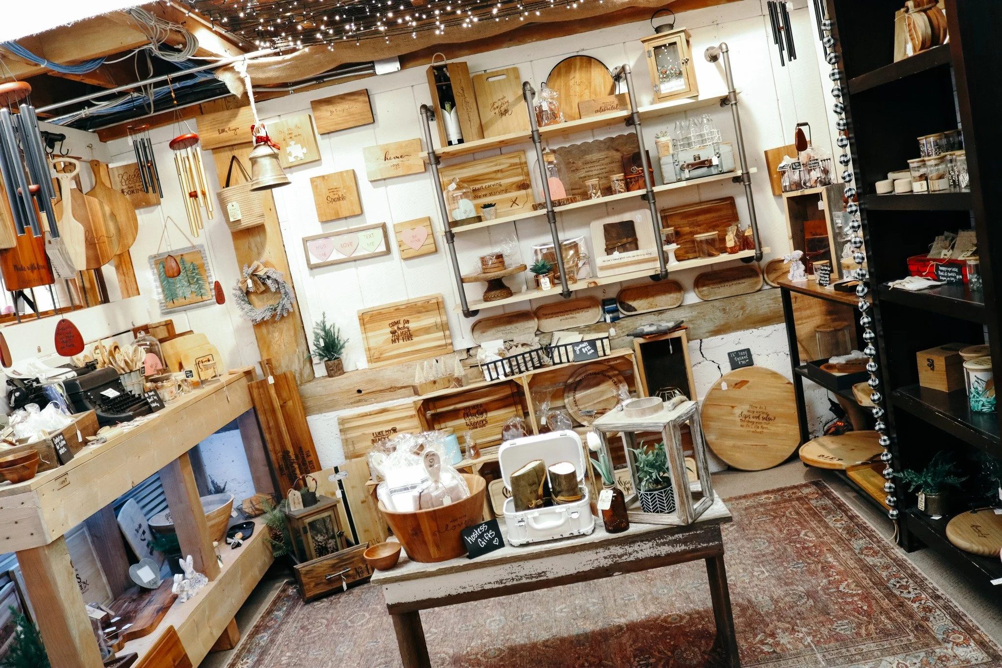 KNOW SOMEONE WHO LOVES TO BARBECUE? 🐖

Grab them a new grilling rub, a handmade serving board, or some fun cooking accessories at our market! We have plenty of other items to browse, also. Shop with us from 10AM - 5PM today.

www.prestigecreativemar