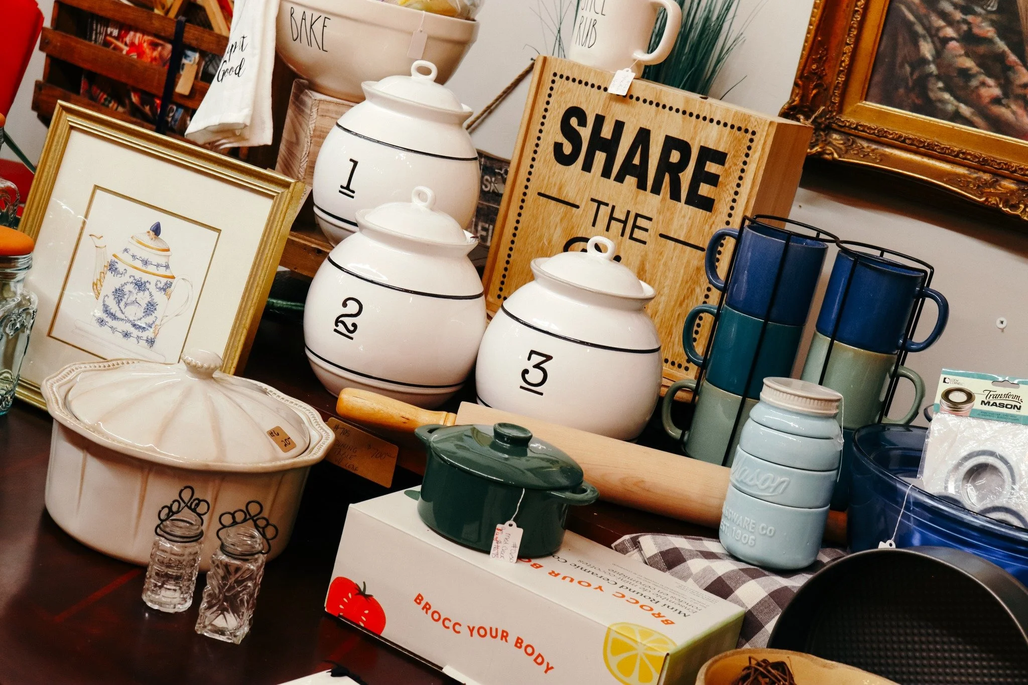 DO YOU LOVE TO BAKE? 🥧

We've got you covered! Stop by the barn this week and grab a cookbook, rolling pin, dish towel, or some vintage cookware for the occasion. These items are perfect to gift to someone, too! Join us every Wednesday - Sunday begi