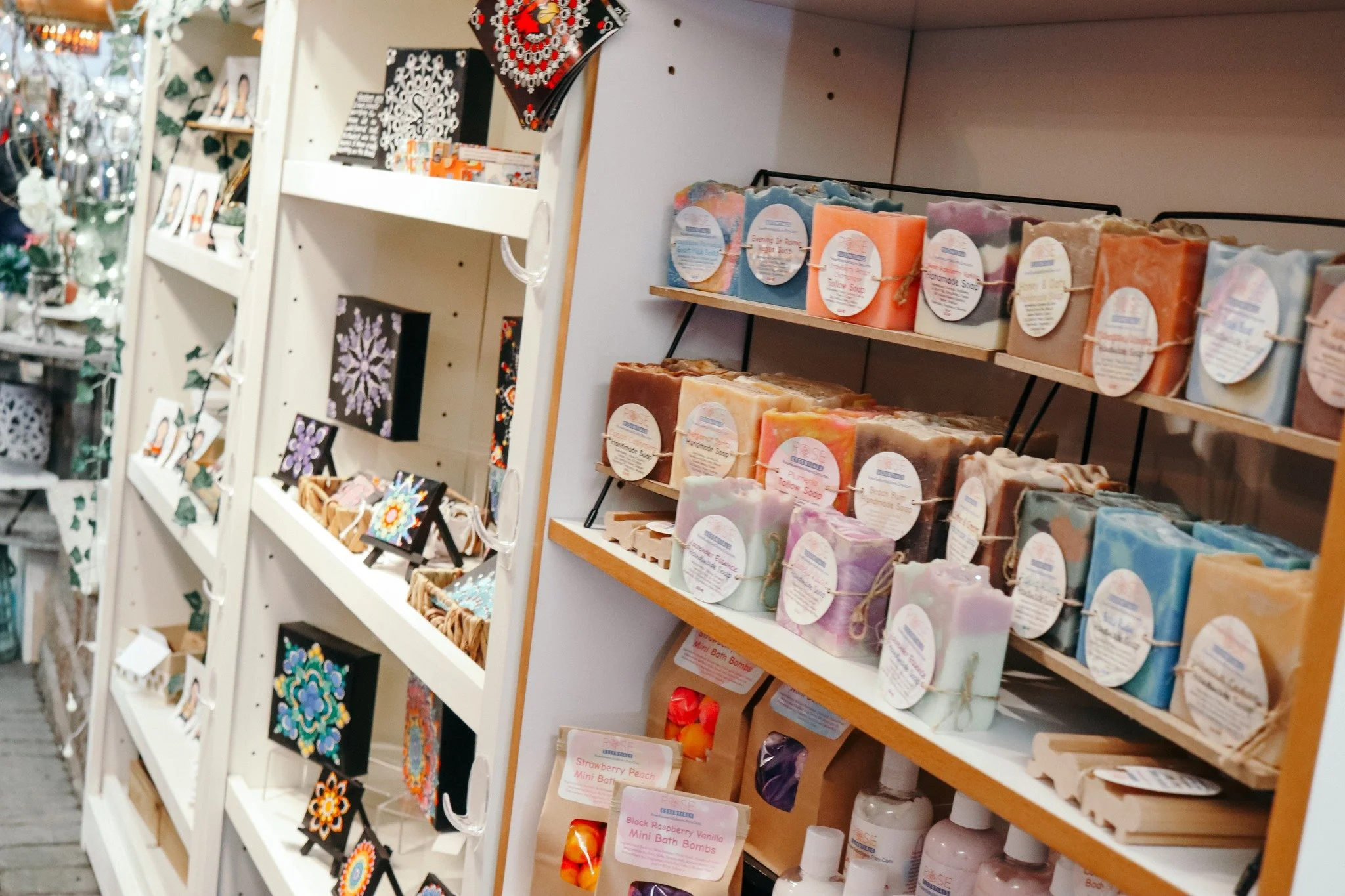 NEED A SMALL SPOT FOR YOUR BUSINESS? 🌿

Join @prestigecreativemarkets as a shop owner! You don't need to fill a huge space to be a part of our barn family. Smaller bookcase spots are available beginning at $50 per month! Establish brand awareness, g