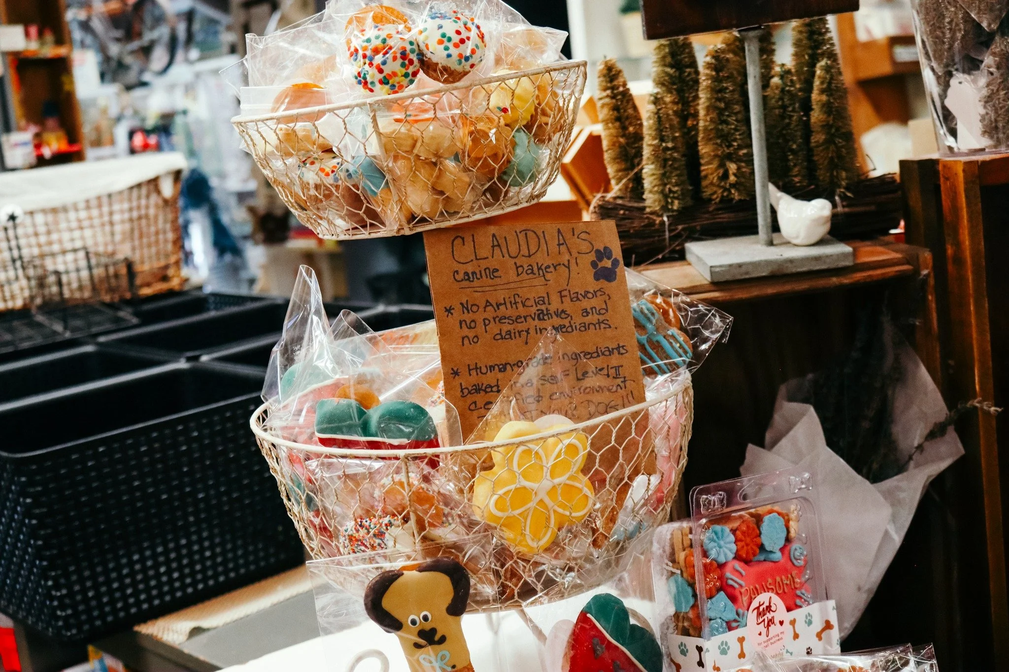 DON'T FORGET YOUR PUP! 🐾

Do you have a good boy or good girl waiting for you at home? Don't forget to snag some of our locally-made dog treats for them at checkout during your next visit!

www.prestigecreativemarkets.com | 630-326-8858 | 475 W Army