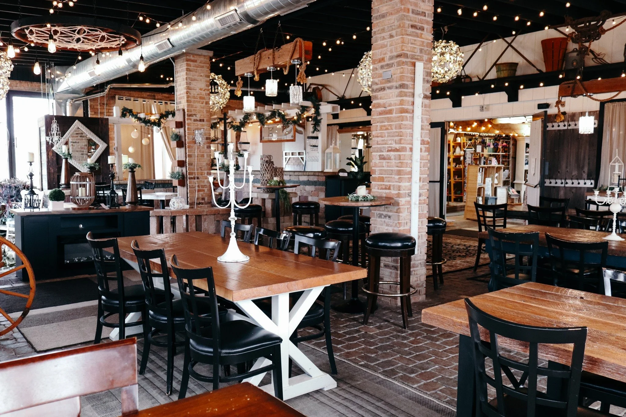 DO YOU KNOW A BRIDE-TO-BE? 💍

Visit the barn and pick up a unique gift for a shower, bachelorette party, or the big day! We also offer a gorgeous event space for all of your pre-wedding events. Want to check it out? We are open every Wednesday - Sun