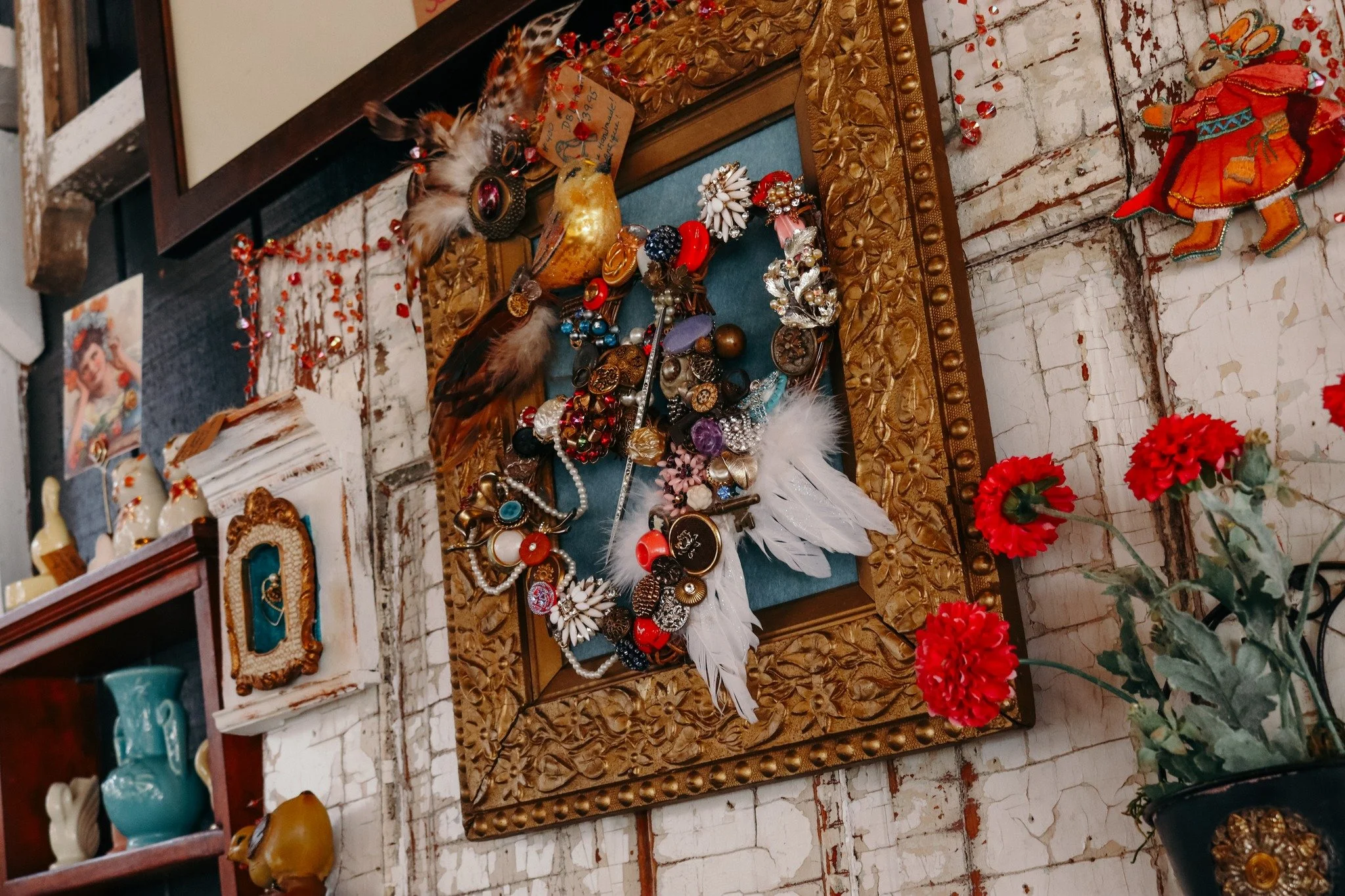 GRAB A GIFT CERTIFICATE!

Need a creative gift idea for your friend or family member? Grab a @prestigecreativemarkets gift certificate! They can browse our 8,000 square foot rustic market to find something they'll love. Swing by this weekend - we ope