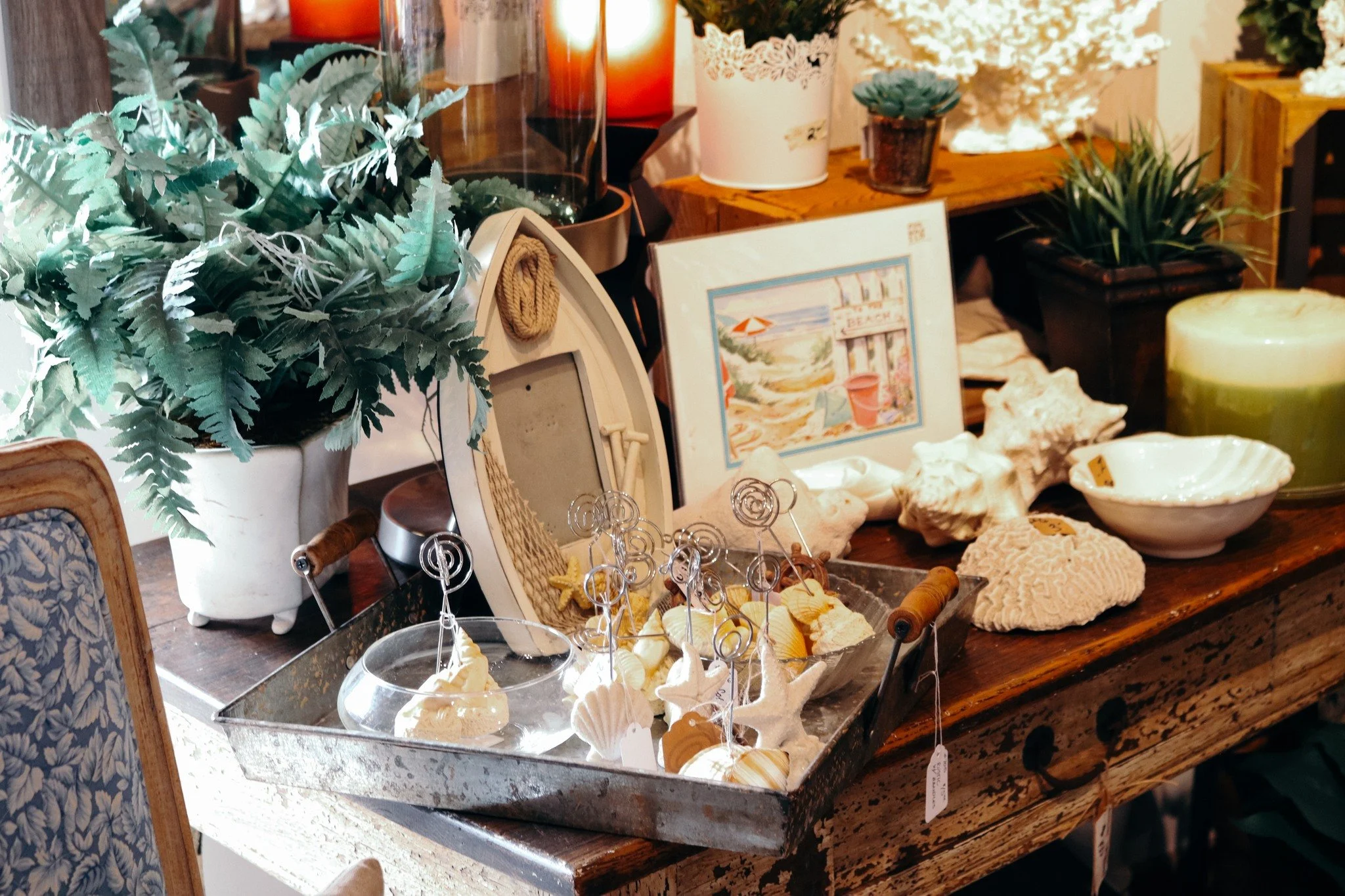 COASTAL VIBES 🐚

Do you have a beachy style throughout your home, or want to dress up your dinner table for a themed meal? We have new d&eacute;cor pieces available upstairs at our market! Stop in and see for yourself. We open at 10AM! 

www.prestig