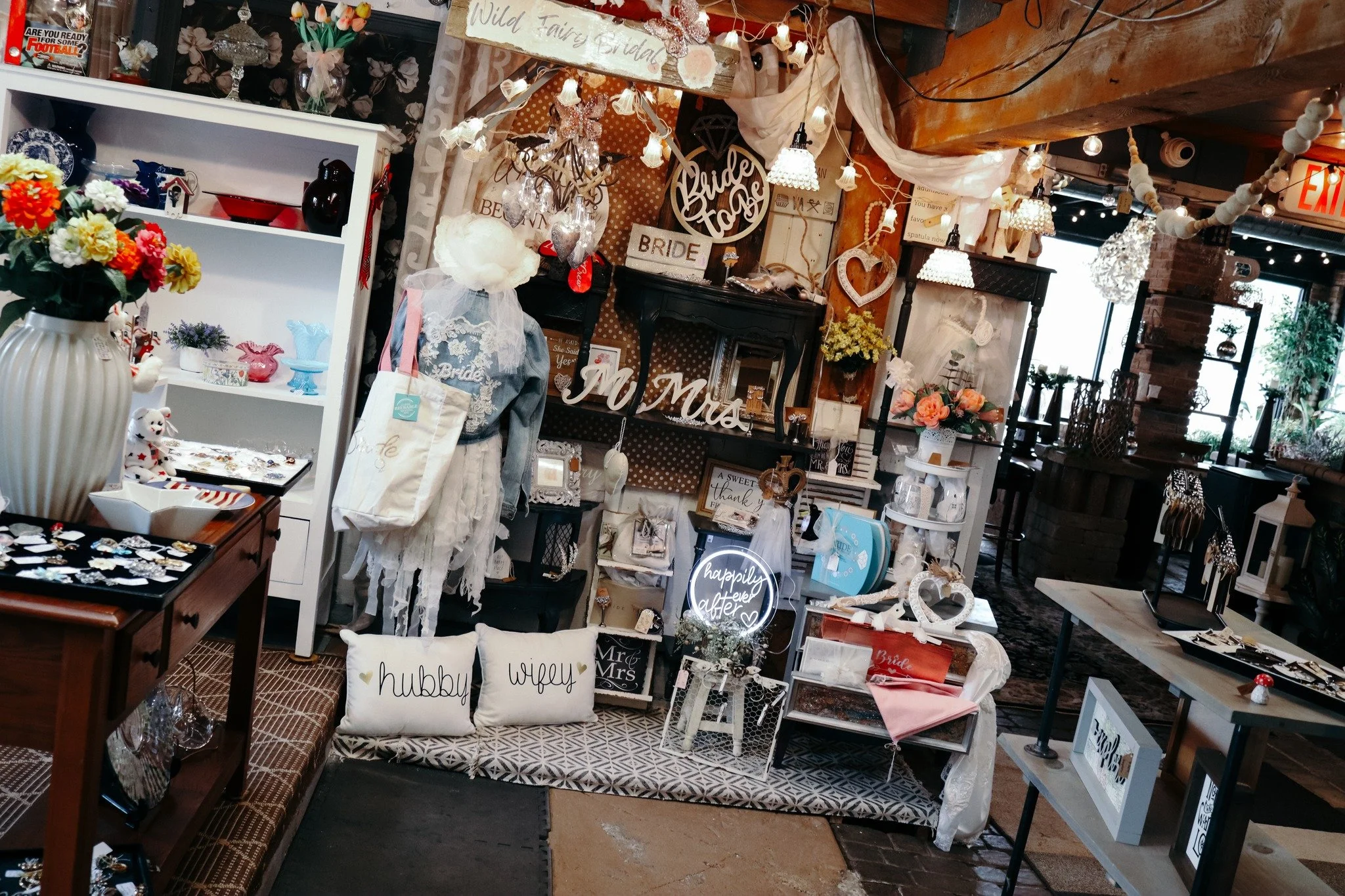 DO YOU KNOW A BRIDE-TO-BE? 💍

Visit the barn and pick up a unique gift for a shower, bachelorette party, or the big day! We also offer a gorgeous event space for all of your pre-wedding events. Want to check it out? We open tomorrow at 10AM! Join us