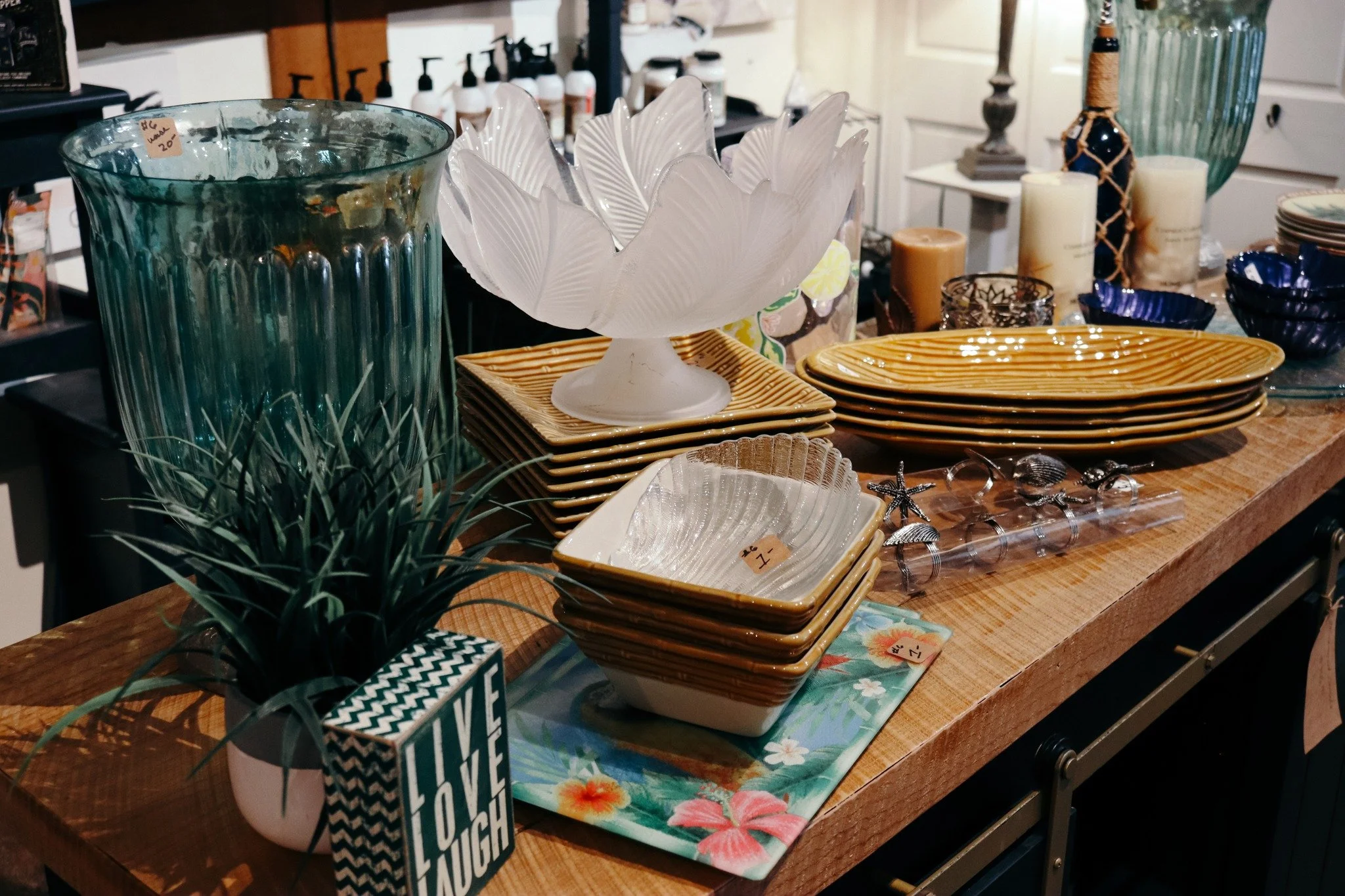 ENTERTAINING THIS SUMMER? 🥂

Visit our market and discover servingware to fit your gathering's theme and style! From dishes and platters to glassware and napkin rings, we have a wide selection to browse. Shop with us from 10AM - 5PM today!

www.pres