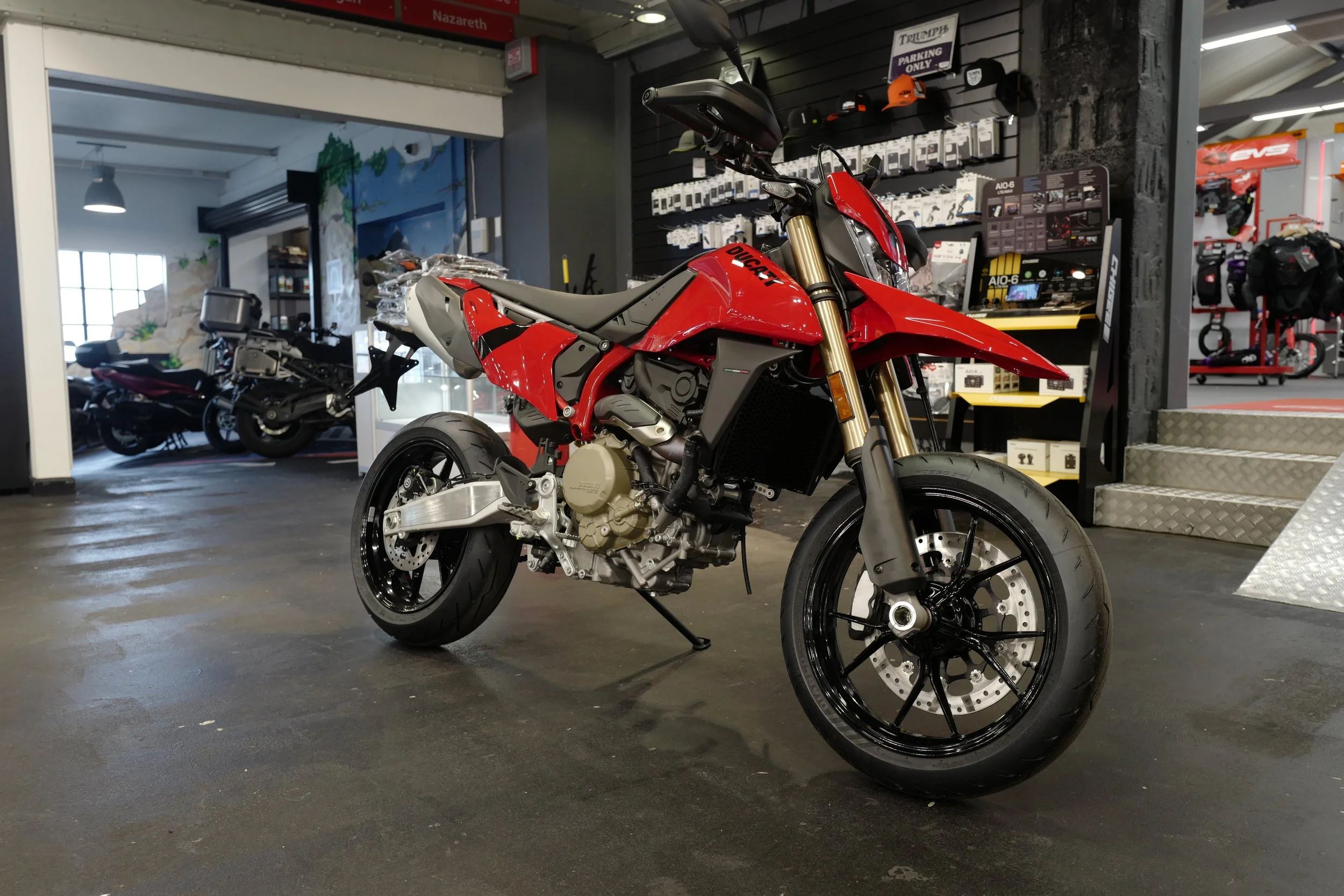 NEW Ducati, Hypermotorad 698 