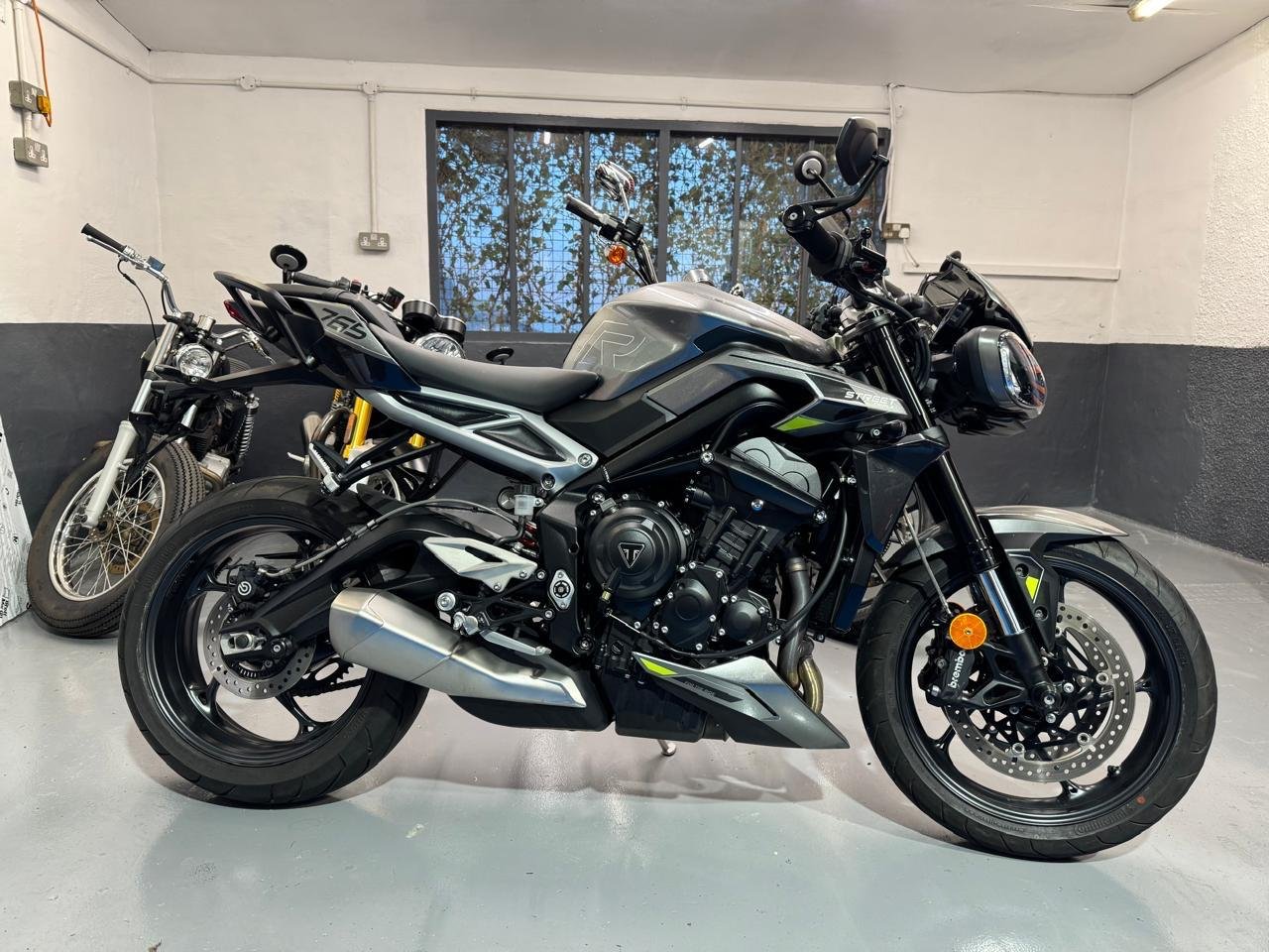 Triumph, Street triple, 765 R