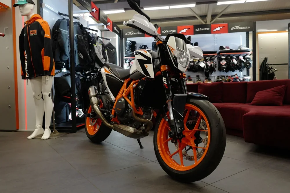 KTM, 690 Duke R