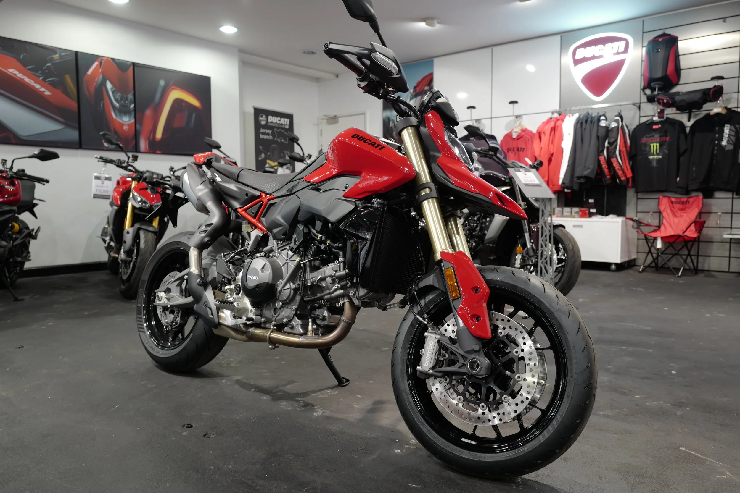 NEW Ducati, Hypermotard V2S