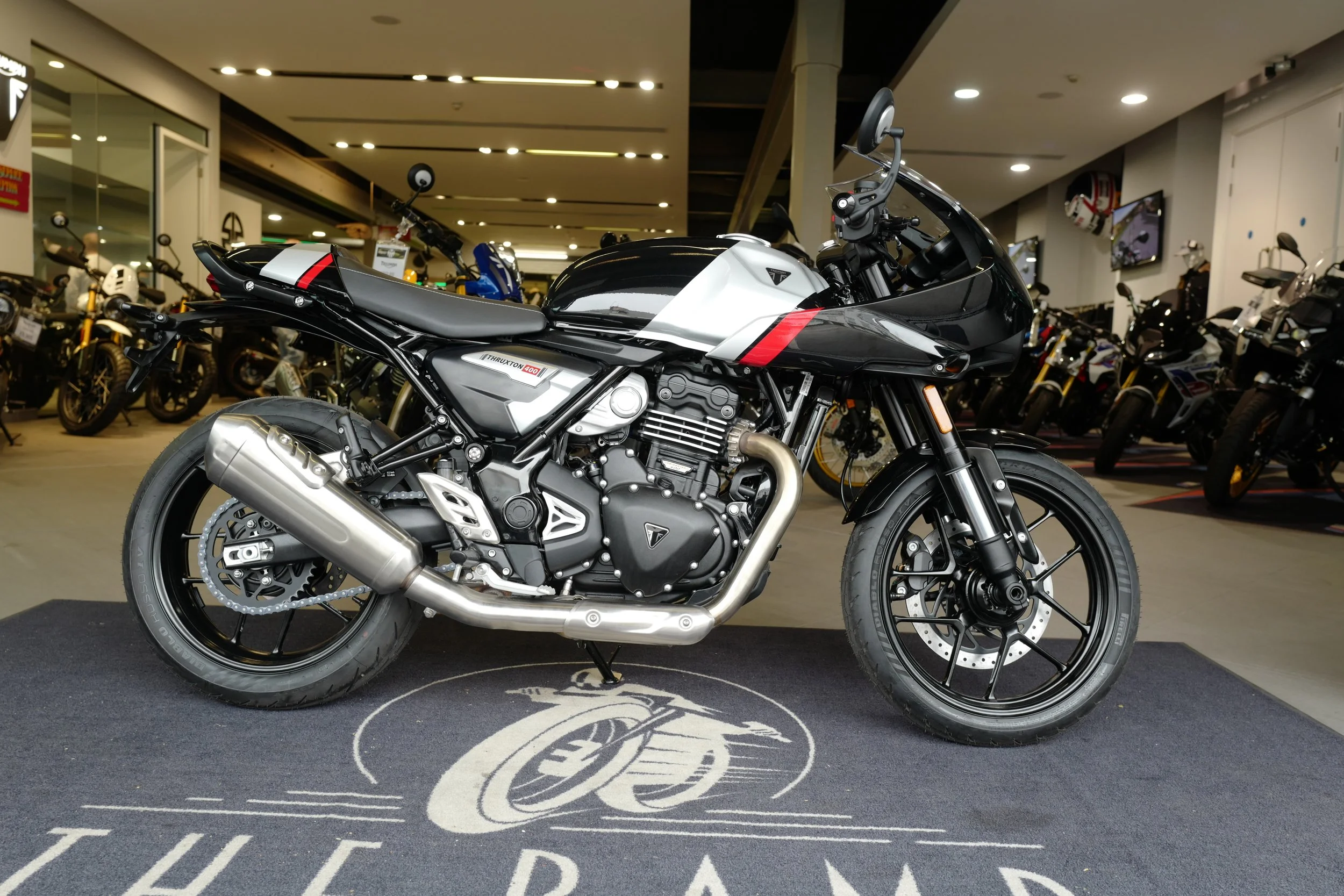 Triumph, Thruxton 400