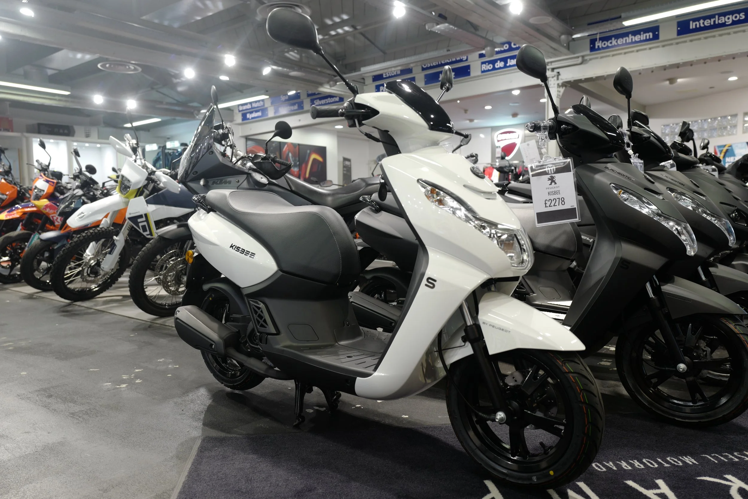 NEW Peugeot Scooters, Kisbee