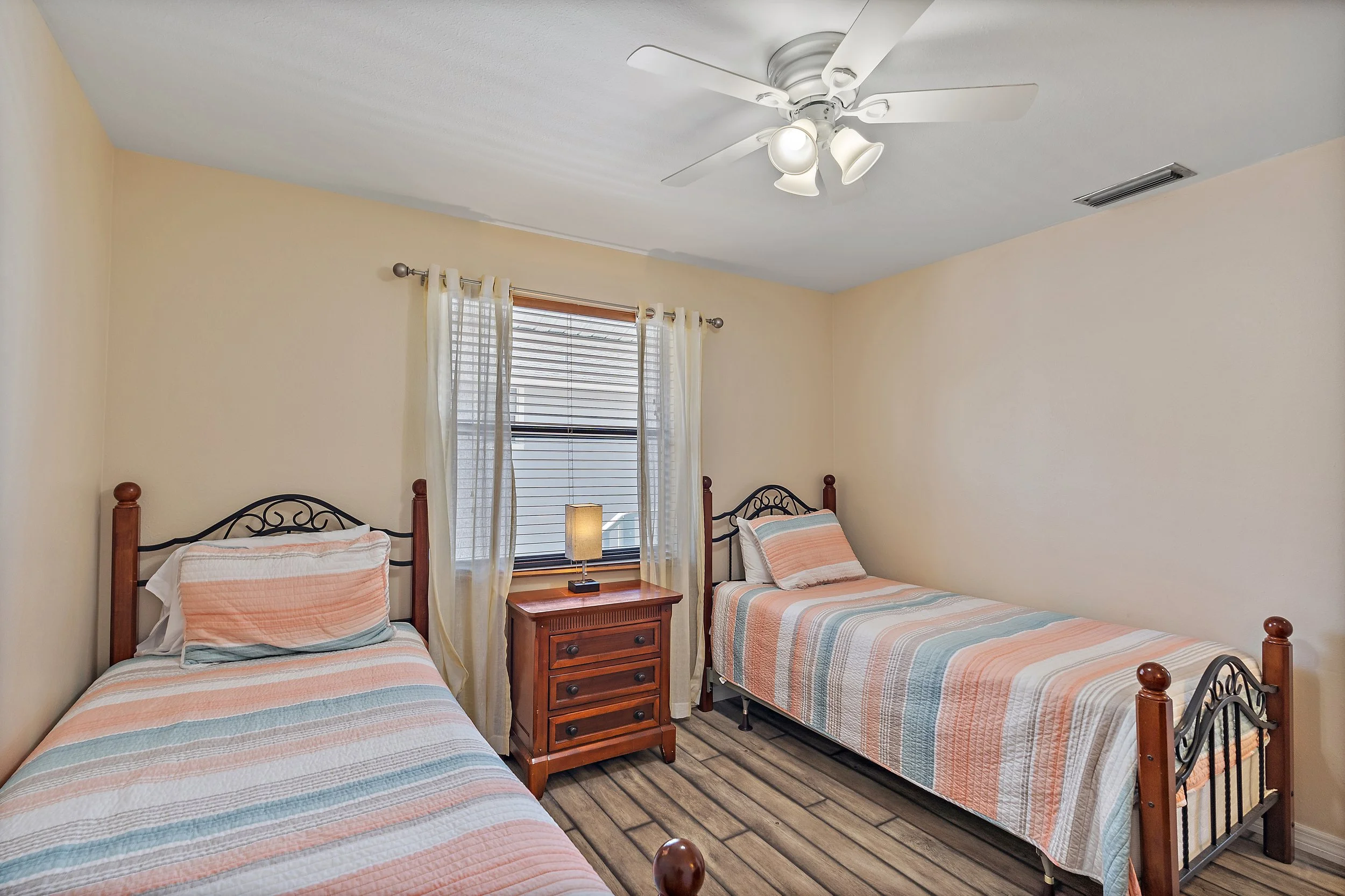 Second bedroom 1.jpg