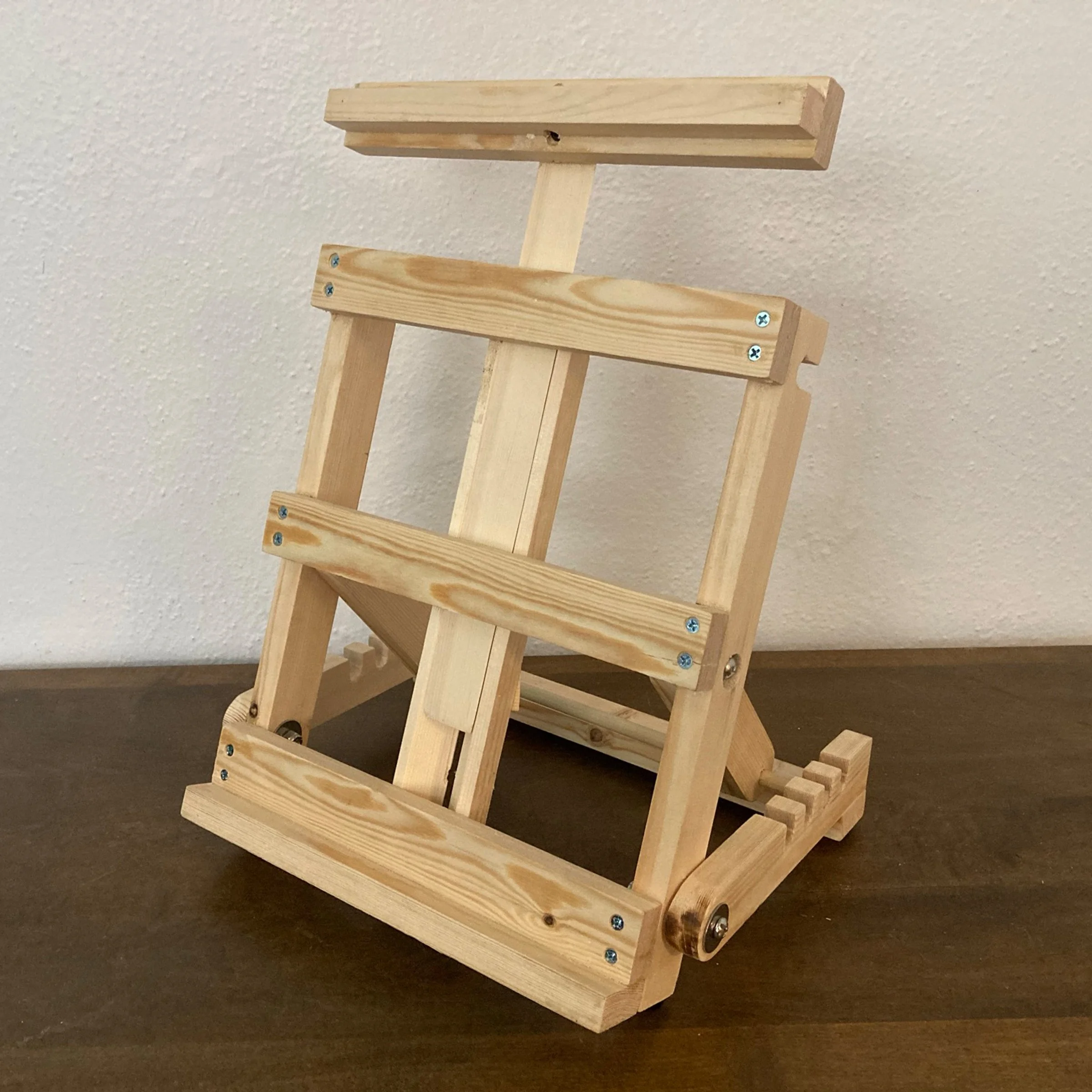 Foldable Table Top Easel Plans