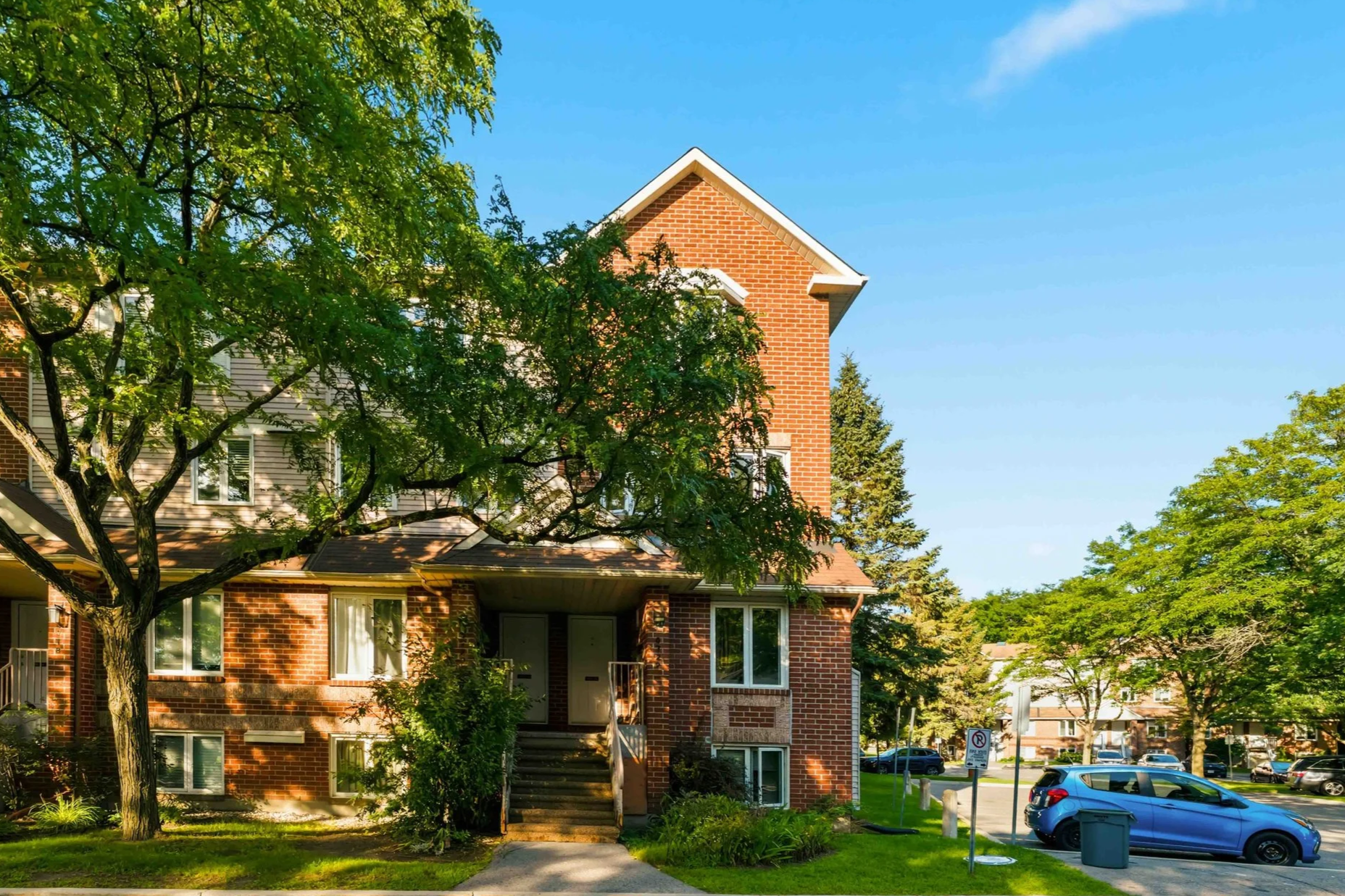 B-6722 Jeanne d'Arc Blvd | ORLEANS