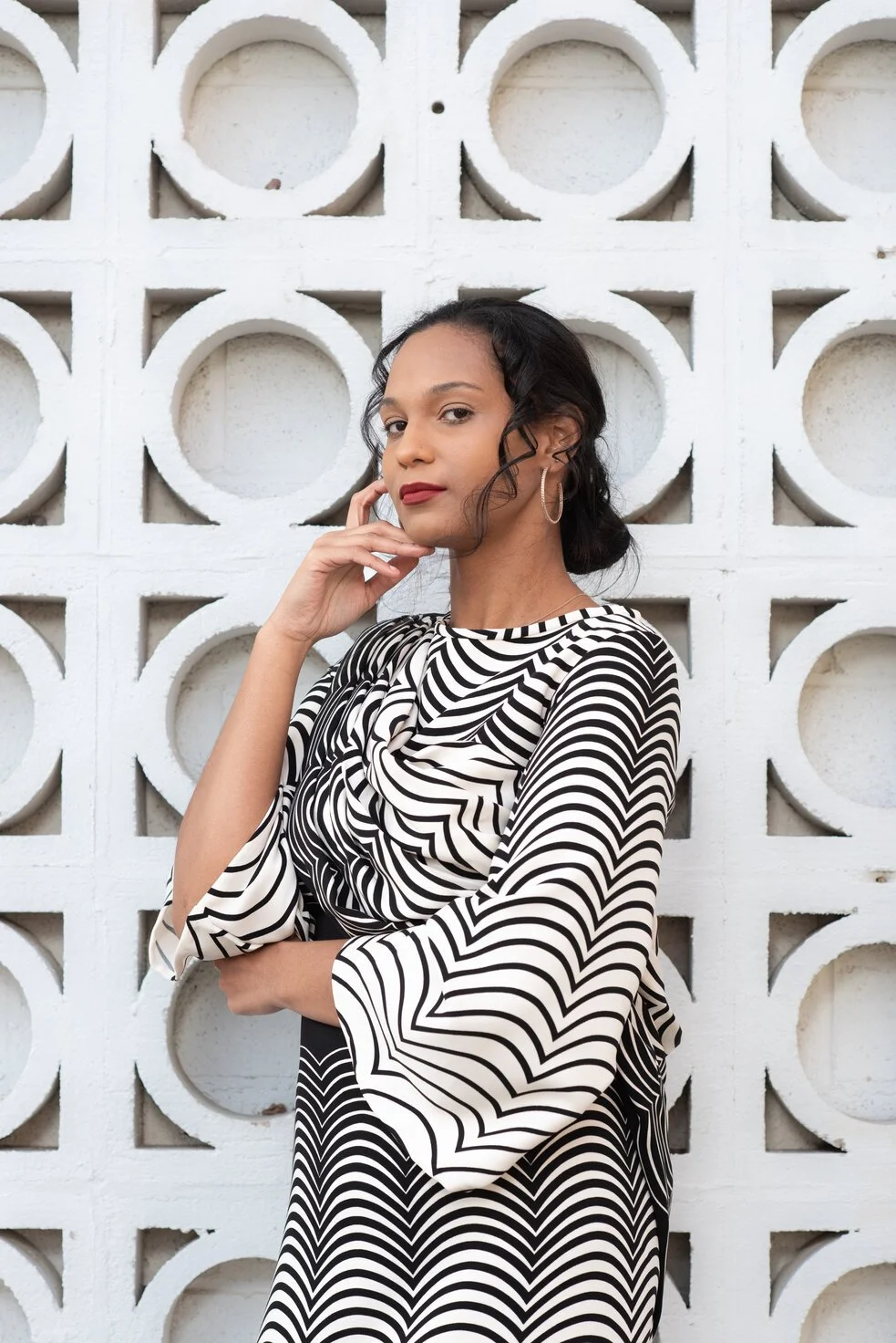 Geometric Black and White Sheath Dress w/ Shawl Style #4851 Troy Anthony Geometric Black and White Sheath Dress w/ Shawl Style #4851 Troy Anthony