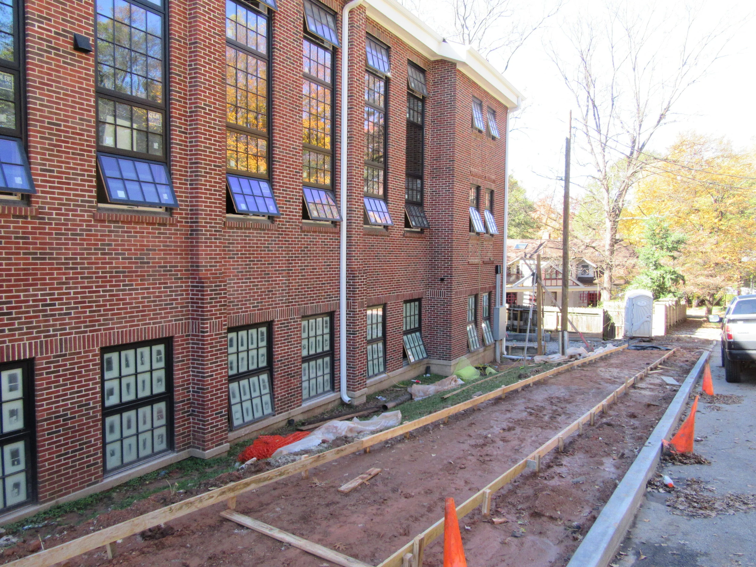 Lizzie Chapel Flats — RAD