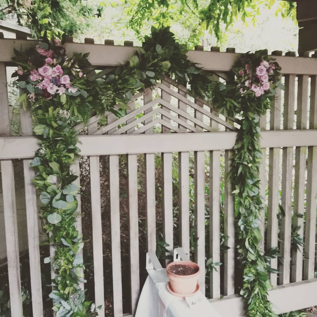 Love me a little elopement in the park! Had the privilege of creating this backdrop along with a few personal florals for today's nuptials. 😍 Weddings may look a little different lately but love is always at the core and always wins. Congratulations