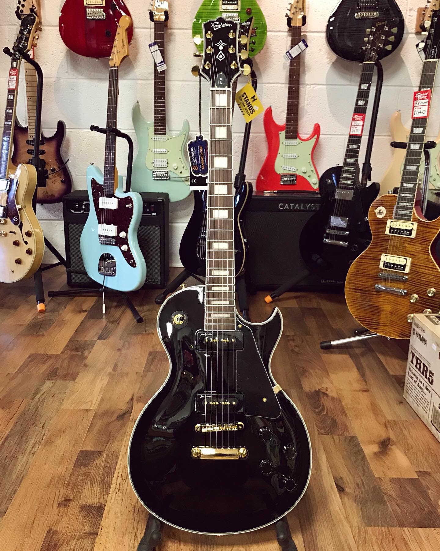 Favourite guitar brand that&rsquo;s not ever available so when one arrives it&rsquo;s like Christmas??! Can only be Revelation guitars.
Top quality guitars at ridiculously low prices 🔥