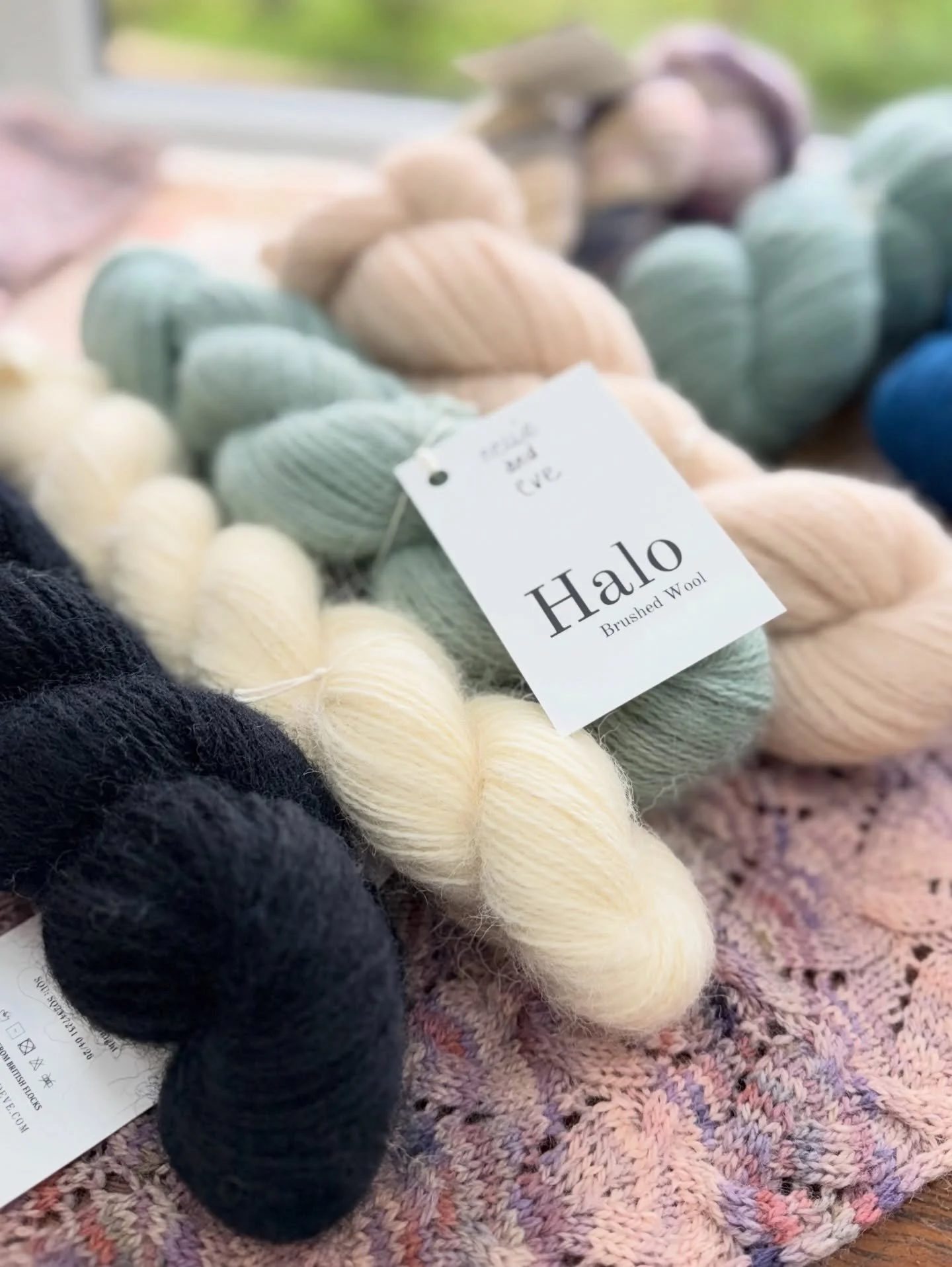 Halo - the mindful &lsquo;Fluff&rsquo; alternative is making its debut @wonderwoolwales this weekend.
A truly ethical, sustainable, cruelty free yarn, 💯 British wool, and all the fluff you need, what could be better?
If, like me, you choose not to u
