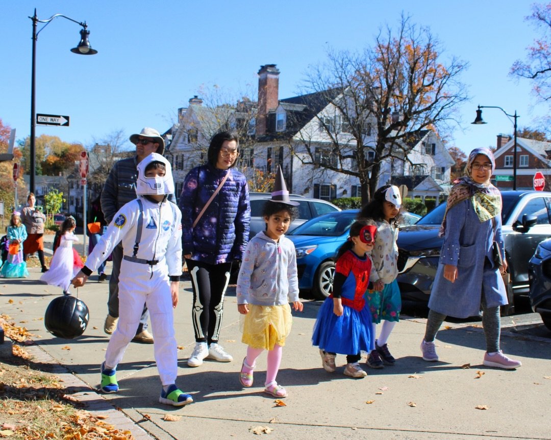 Amherst Recreation&rsquo;s Halloween Spooktacular is returning to Downtown Amherst! 🎃

Join Amherst Rec on Sunday, October 25 for an afternoon of spooky (but not too spooky) fun for all ages:

12:00-1:00 pm | Downtown Trick-or-Treating
In collaborat
