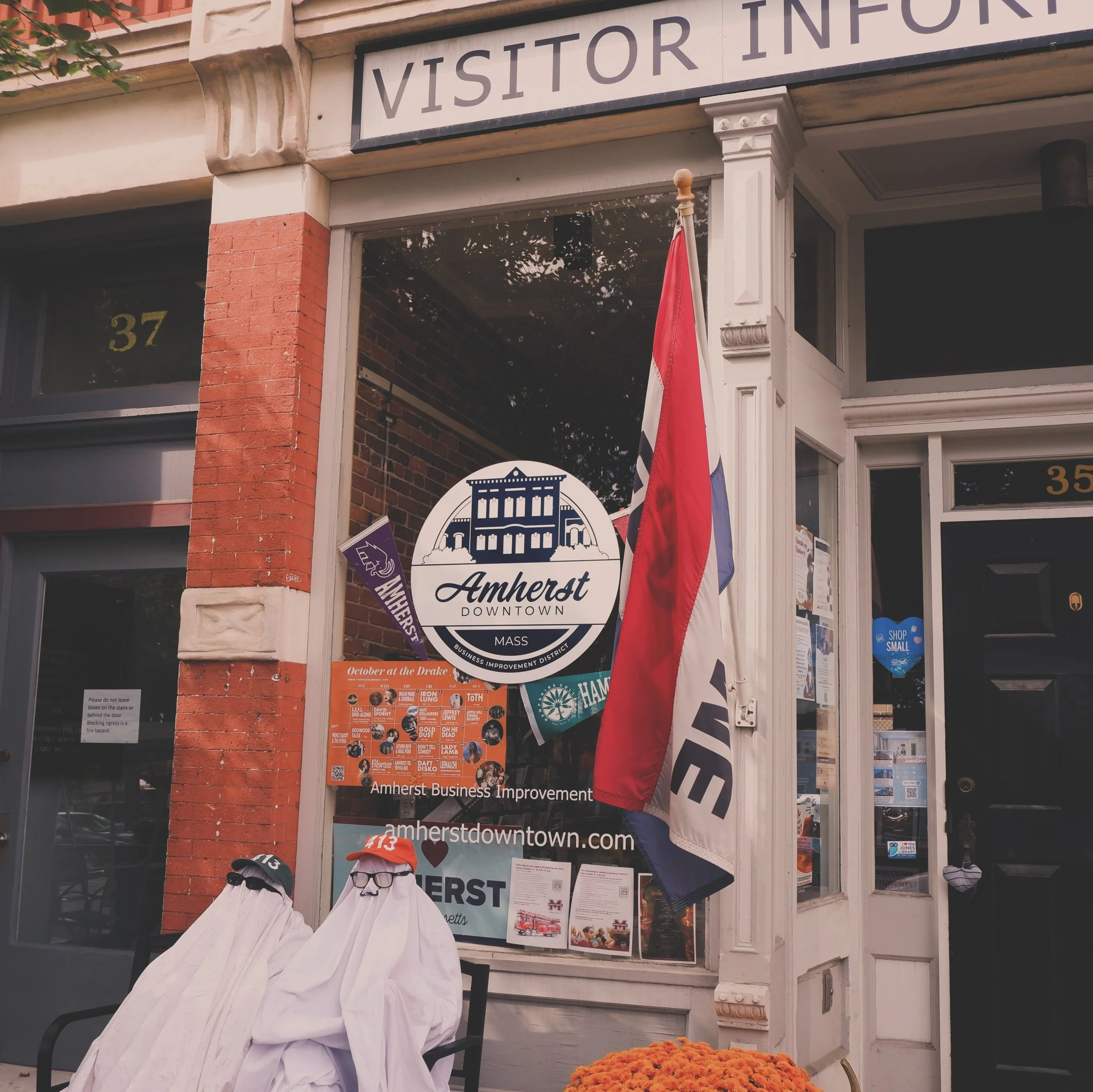 Some spooky friends have arrived in Downtown Amherst&hellip;👻

this ghost is contemplating life outside of @protocolamherst &hellip;

and these ghosts came to the visitors center for recommendations&hellip;

and these ghosts squeezed down the tinies