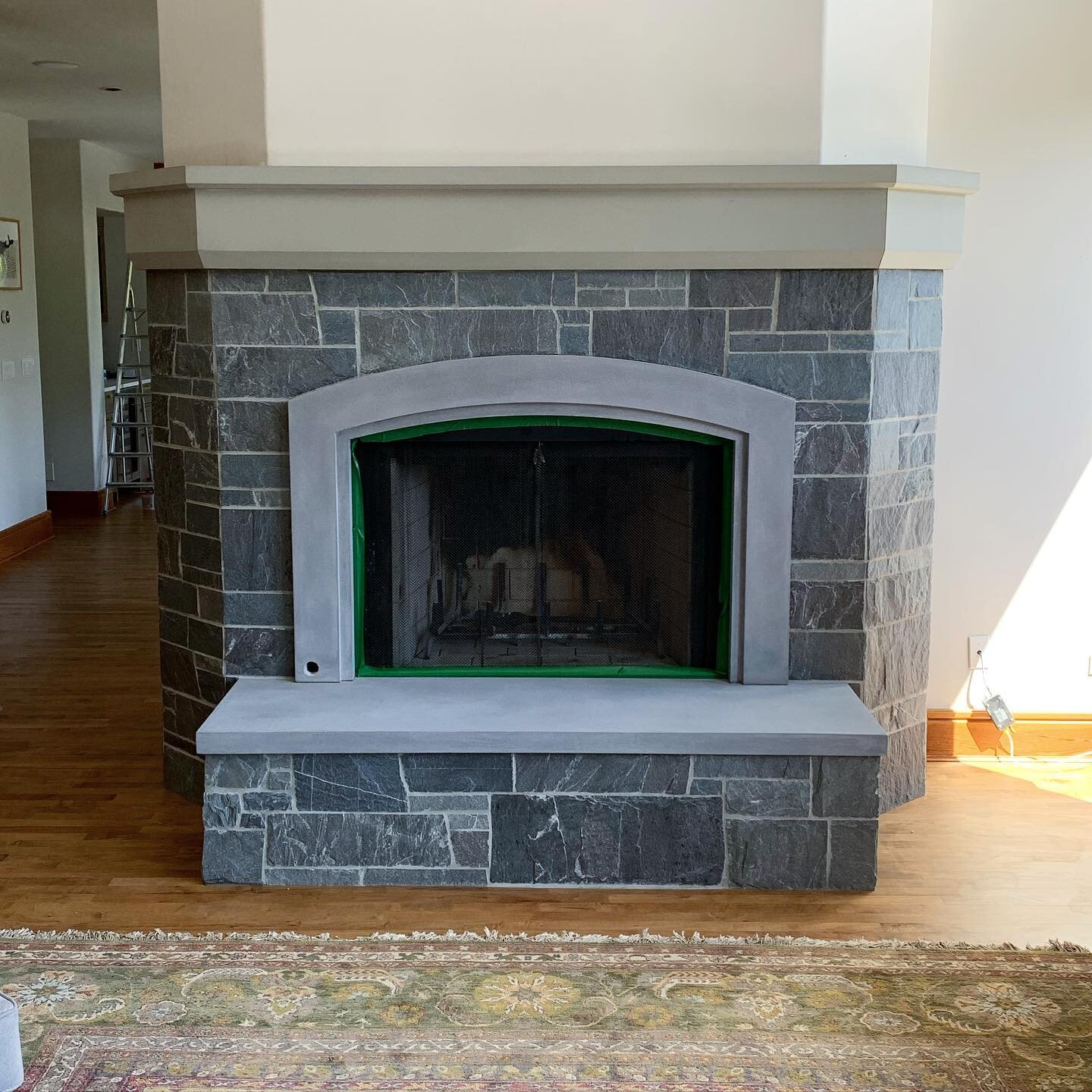 Custom Ocean Pearl Ashlar Fireplace 🪨
#masonry #stonemasonry #naturalstone #whistlernaturalstone #whistler #stonework #stonefireplace #fireplace #k2stone #customfireplace #happyclients #cvc