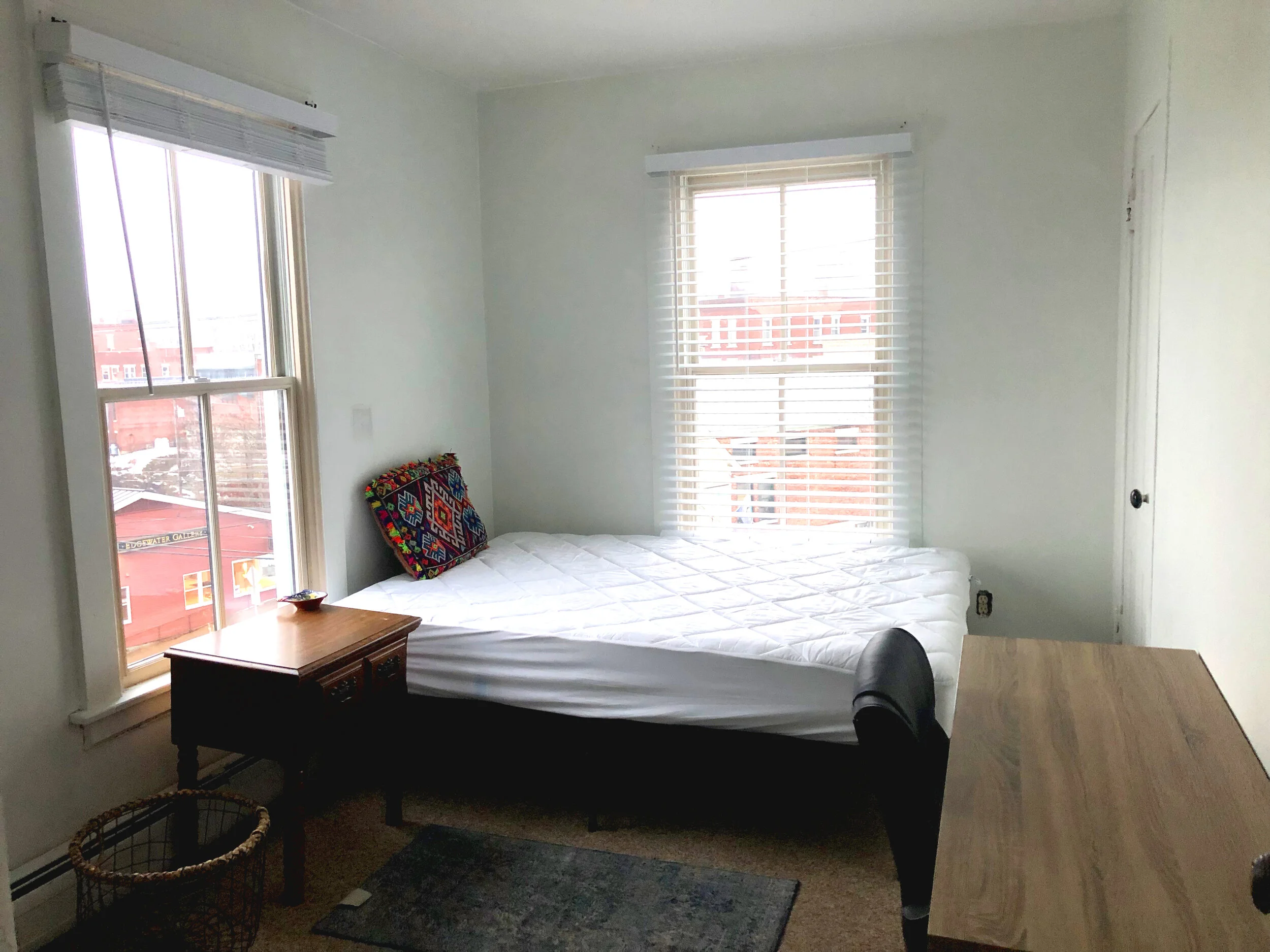 APT 6 GALLERY — PARK STREET APARTMENTS