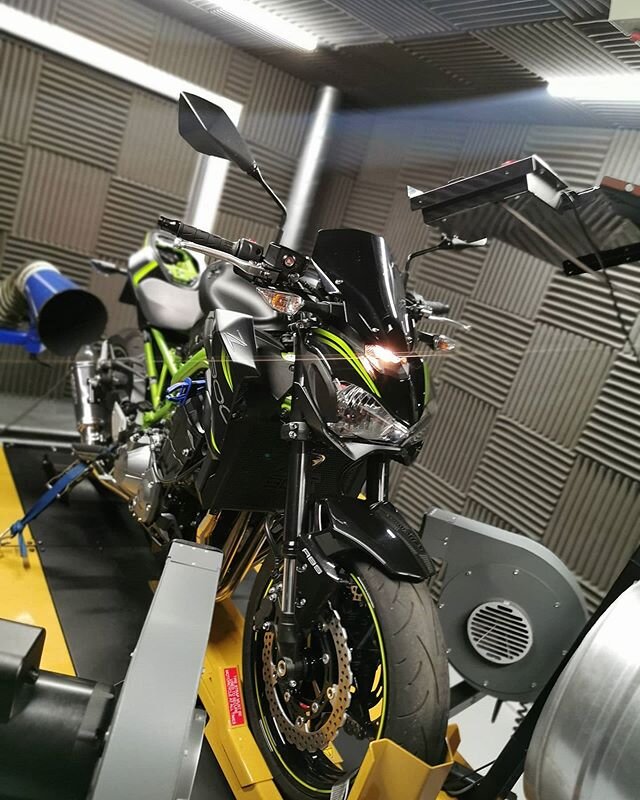 📈 2019 Kawasaki Z900 in for some custom ECU work using @woolich_racing setup after being fitted with a full @lextek_products exhaust system and @knfilters air filter. 🔊sound on for some overrun burbles🔥
#kawasaki #z900 #woolichracing #dynojet250i 