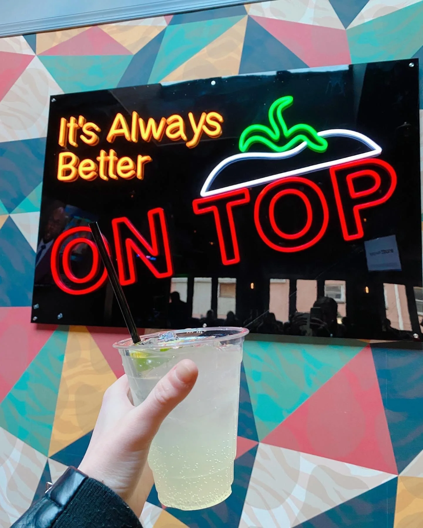 Top Tomato Bar & Pizza Sports Bars in Philly