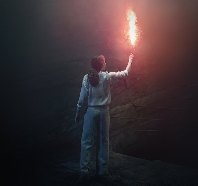 Maersk_Discover_torch copy.jpg