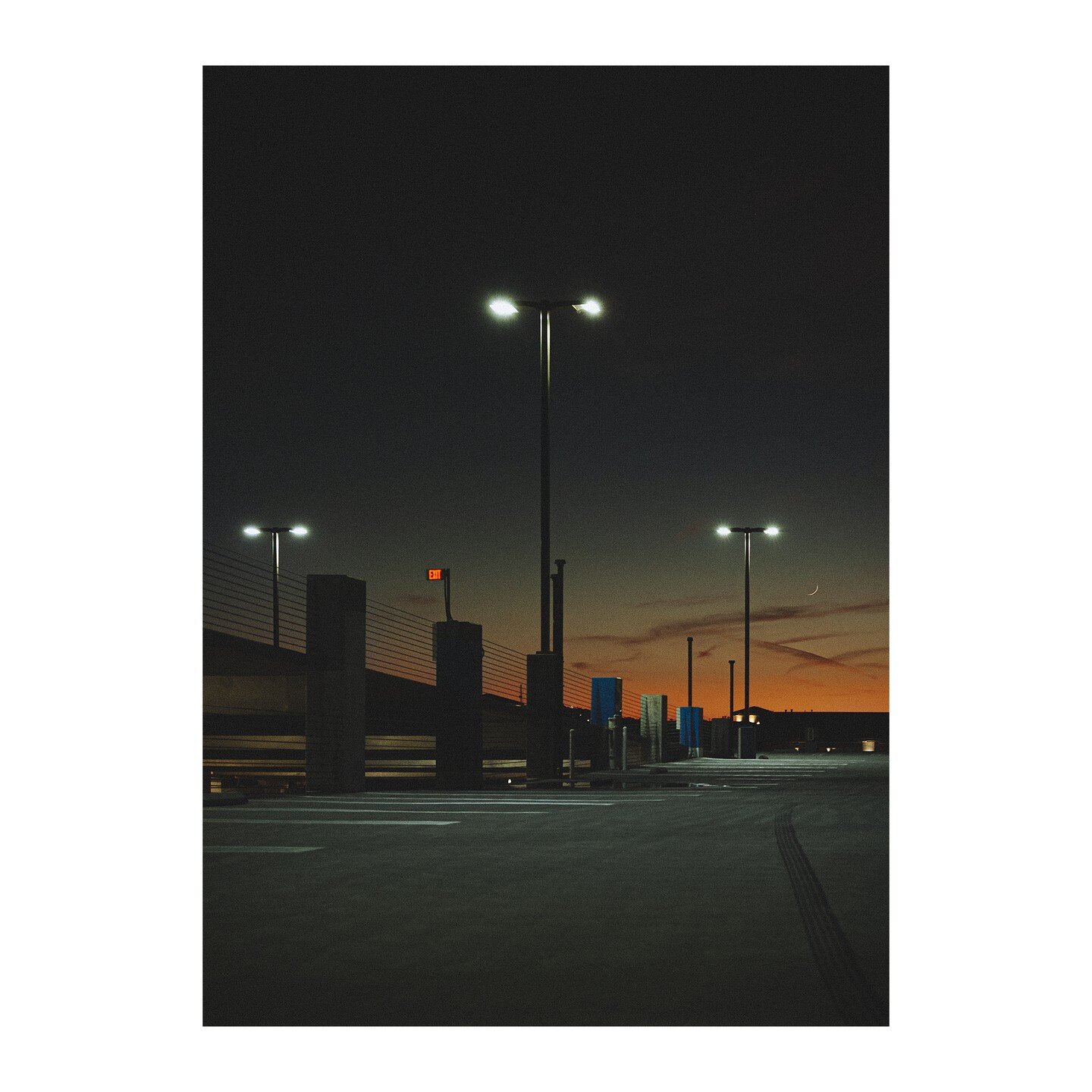 #dusk 
.
.
.
.
.
.
.
#banalmag #bcncollective #spicollective #streetscenemag #shinyhappystreet #parkinggarage #leica #leicaq2 #summilux28mm #leicamag #leica #leicastorela