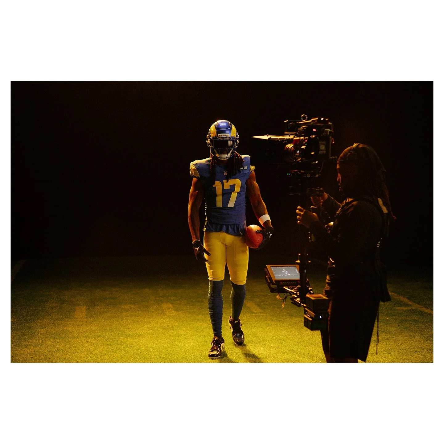 Devante Adams @taeadams for the @rams
.
.
.
.
#leica #leicaq2 #behindthescenes #nfl #lifeonset