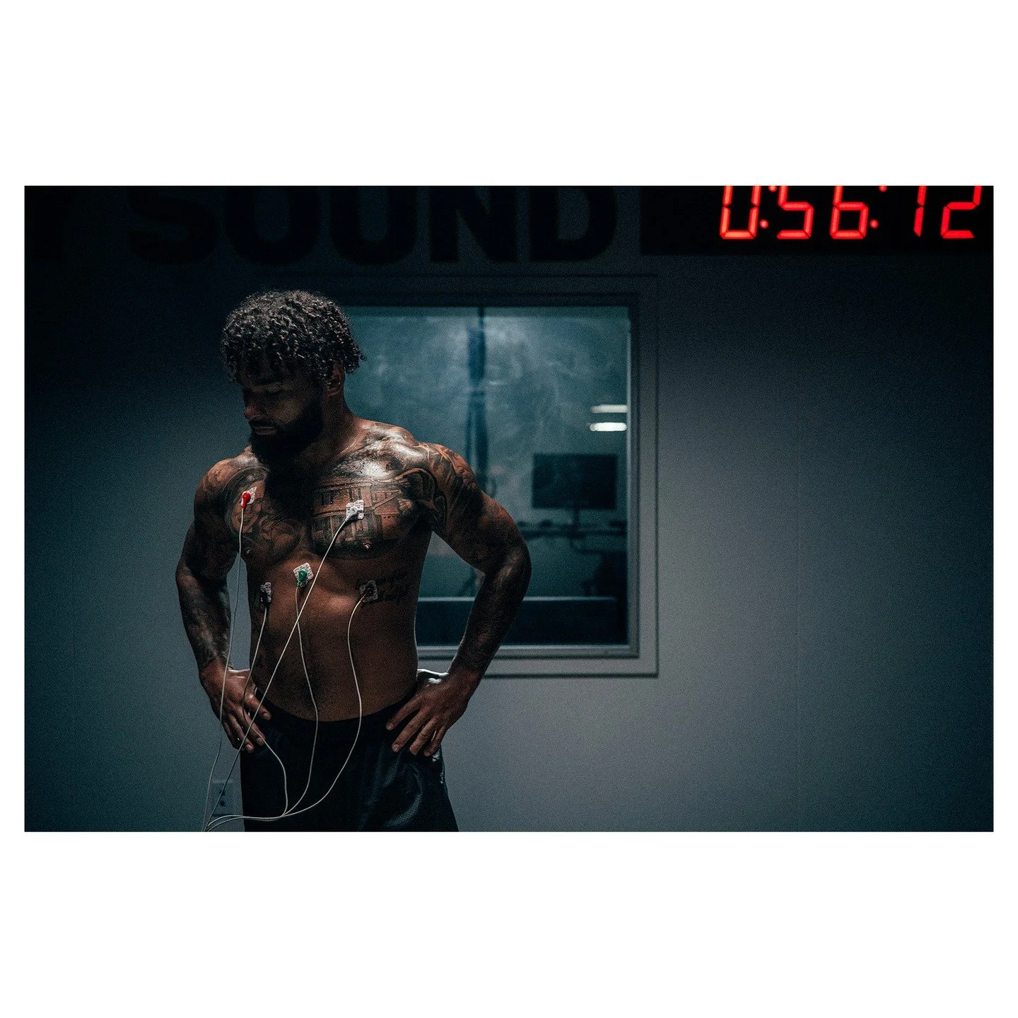 Shooting with @rams running back, Kyren Williams @kyren.williams 
.
.
.
.
#leica #leicaq2 #behindthescenes #nfl #lifeonset