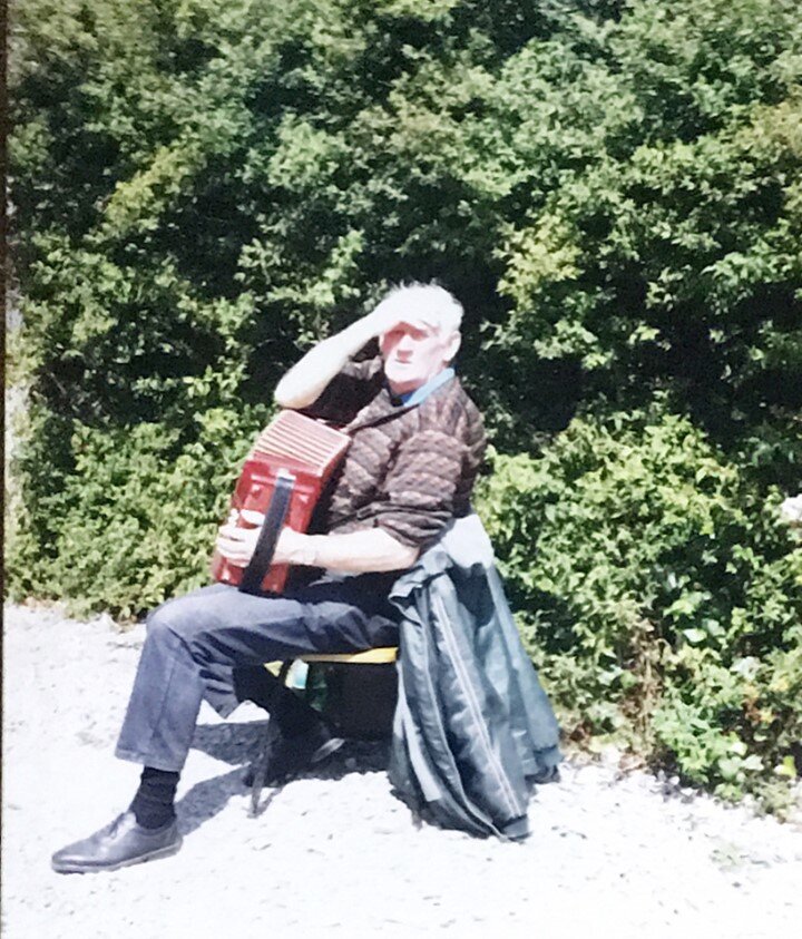 When you are provided the opportunity, the most memorable experiences will happen on their own!⁠
⁠
On a long afternoon walk through the countryside of County Clare, we surprised this man enjoying a spot of sun by a hedgerow, playing traditional Irish