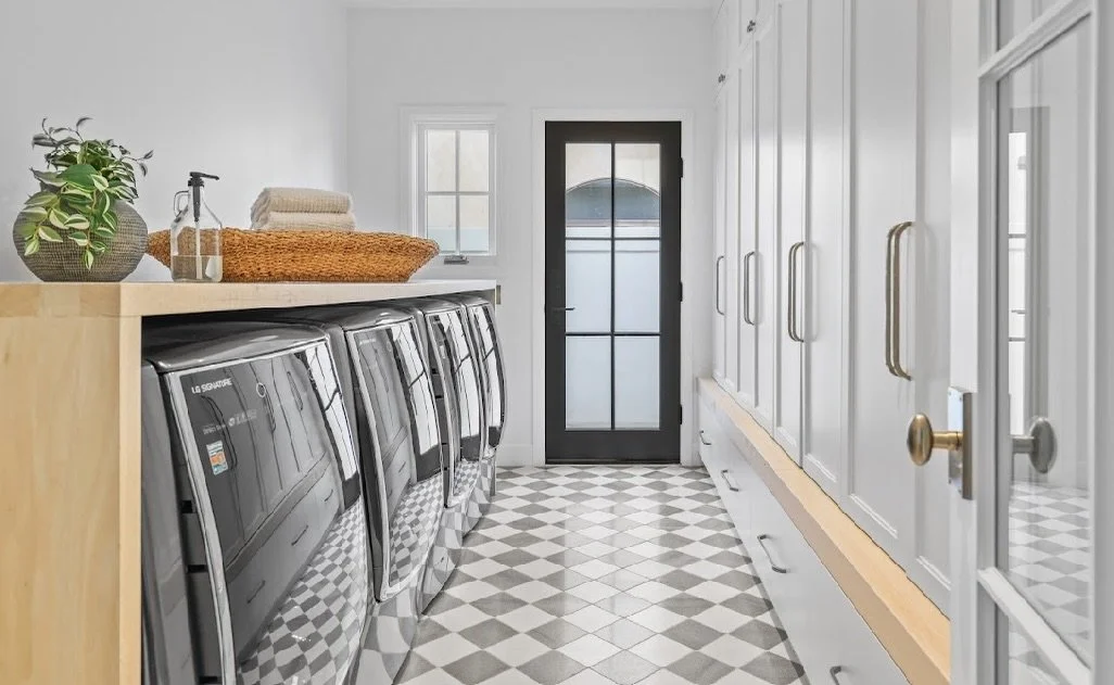 Send this to the friend who would absolutely appreciate a double set of washer + dryers 🙌🧺

Because when you&rsquo;re building dream homes, one laundry setup just isn&rsquo;t enough.