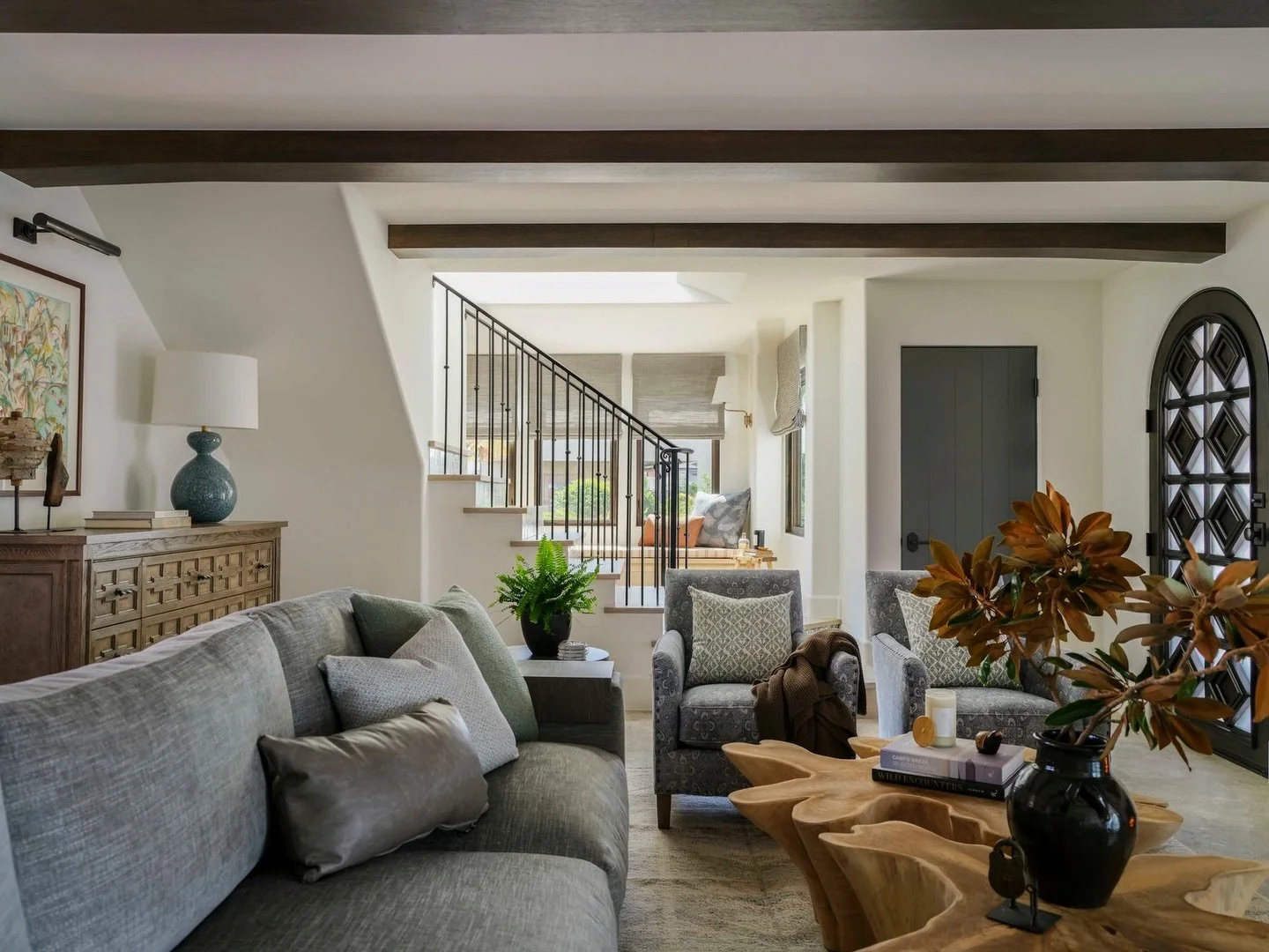 This is the kind of room you don&rsquo;t want to leave. Solid craftsmanship, clean lines, and a layout that just flows. Built it right so it feels right every single day. 

Interior design: @morrison_interiors

#sanclemente #customhome #generalcontra