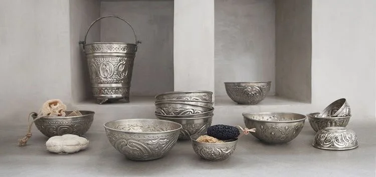  LA ELEGANCIA Y TRADICIÓN DE LOS CUENCOS TURCOS EN LA DECORACIÓN AL ESTILO ROKNIN
