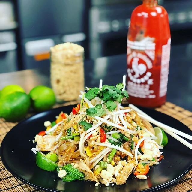 Today&rsquo;s hot lunch is Pad Thai w/ Sweet &amp; Sour Tamarind Sauce, Chicken, Shrimp, Bean Sprouts, Green Onion &amp; Toasted Peanuts 🥜 #wilbyseeingyou #instafood #nothingisordinary #myfab5 #f52grams #dailyfoodfeed #lovefood #eatingfortheinsta #f